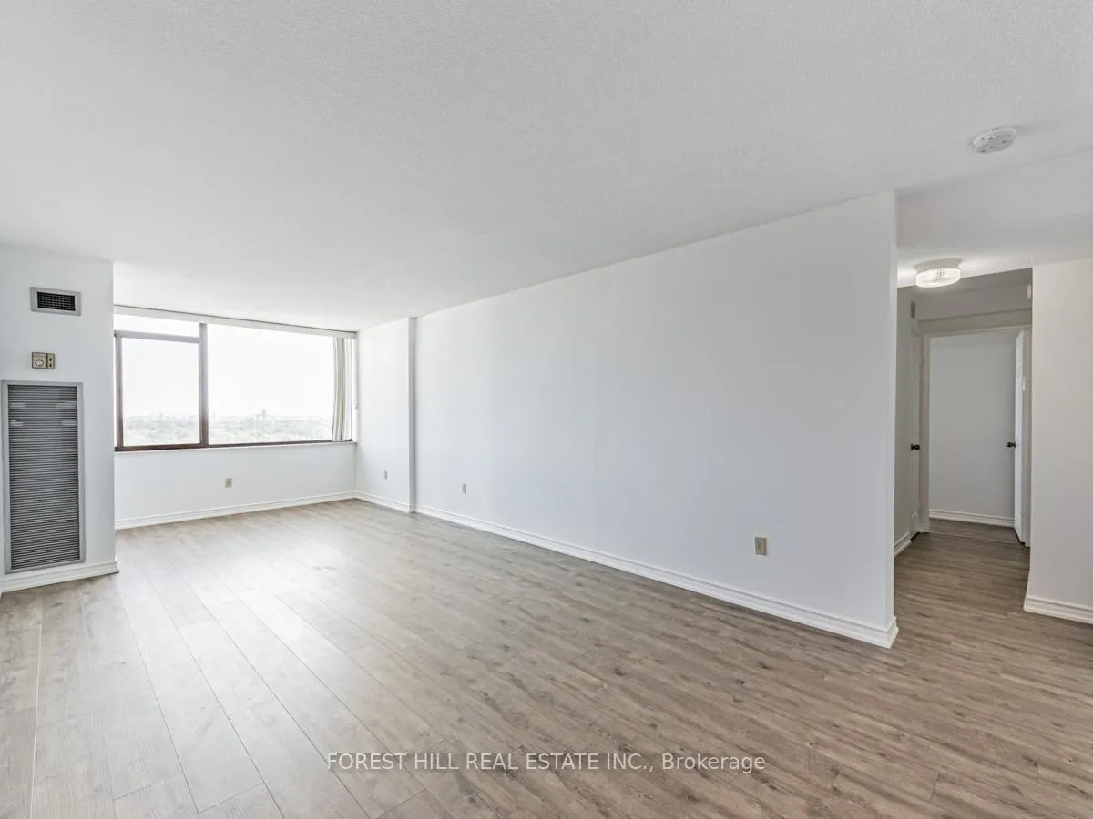 Photo 4 of Unit 1607, 3000 Bathurst Street, Toronto, Englemount-Lawrence — HOMEH