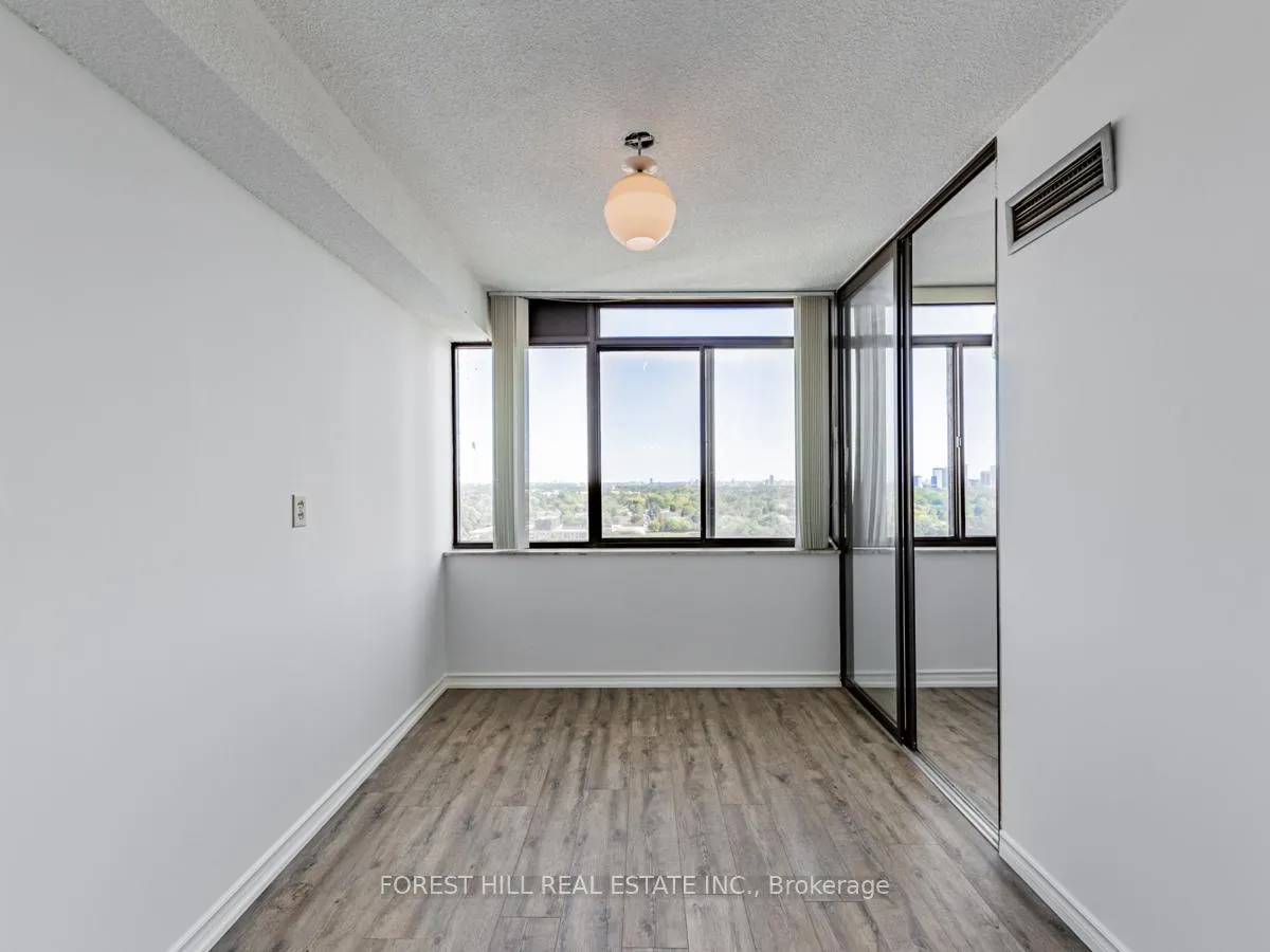 Photo 10 of Unit 1607, 3000 Bathurst Street, Toronto, Englemount-Lawrence — HOMEH