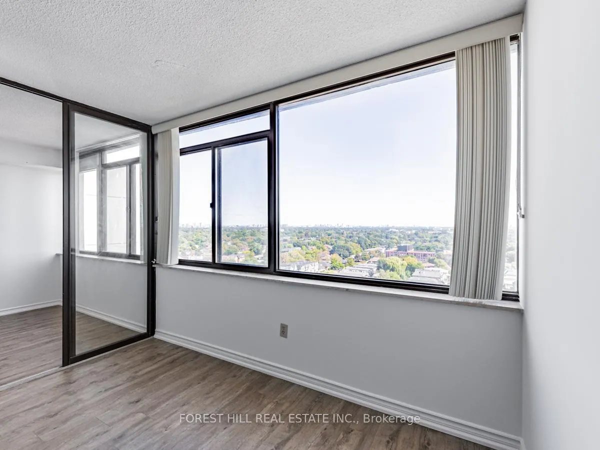 Photo 13 of Unit 1607, 3000 Bathurst Street, Toronto, Englemount-Lawrence — HOMEH