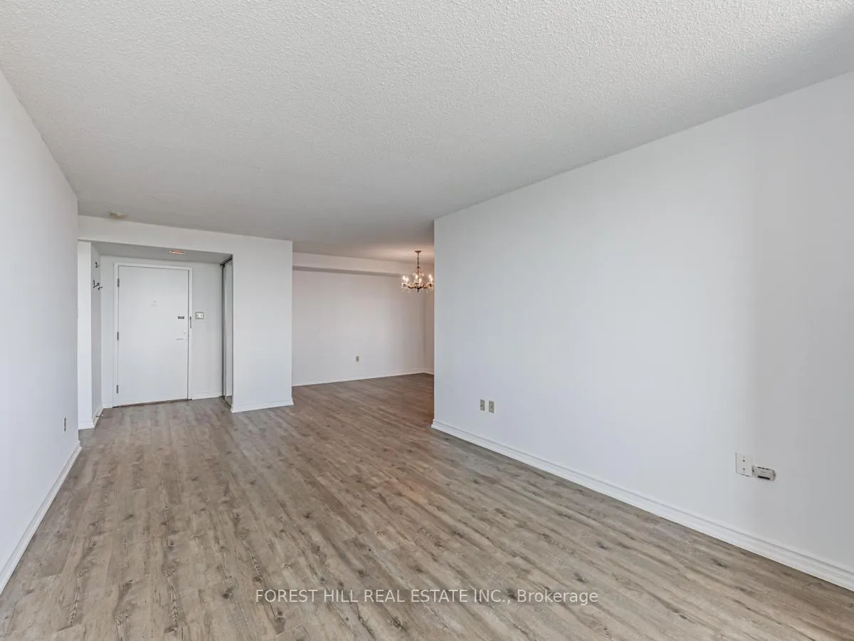 Photo 14 of Unit 1607, 3000 Bathurst Street, Toronto, Englemount-Lawrence — HOMEH