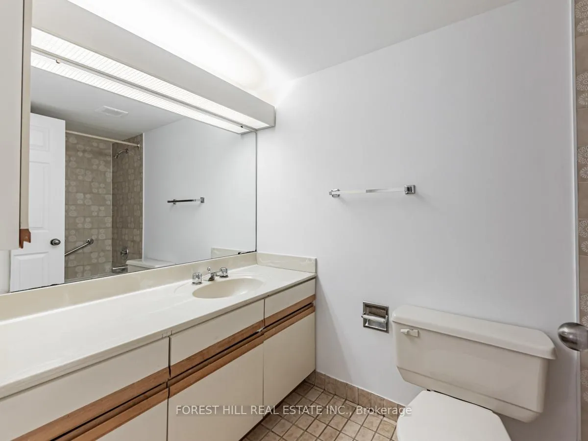 Photo 17 of Unit 1607, 3000 Bathurst Street, Toronto, Englemount-Lawrence — HOMEH