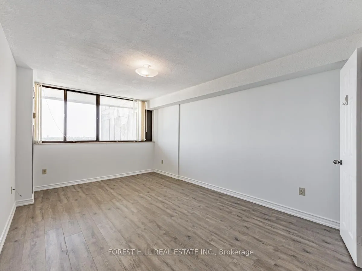 Photo 19 of Unit 1607, 3000 Bathurst Street, Toronto, Englemount-Lawrence — HOMEH