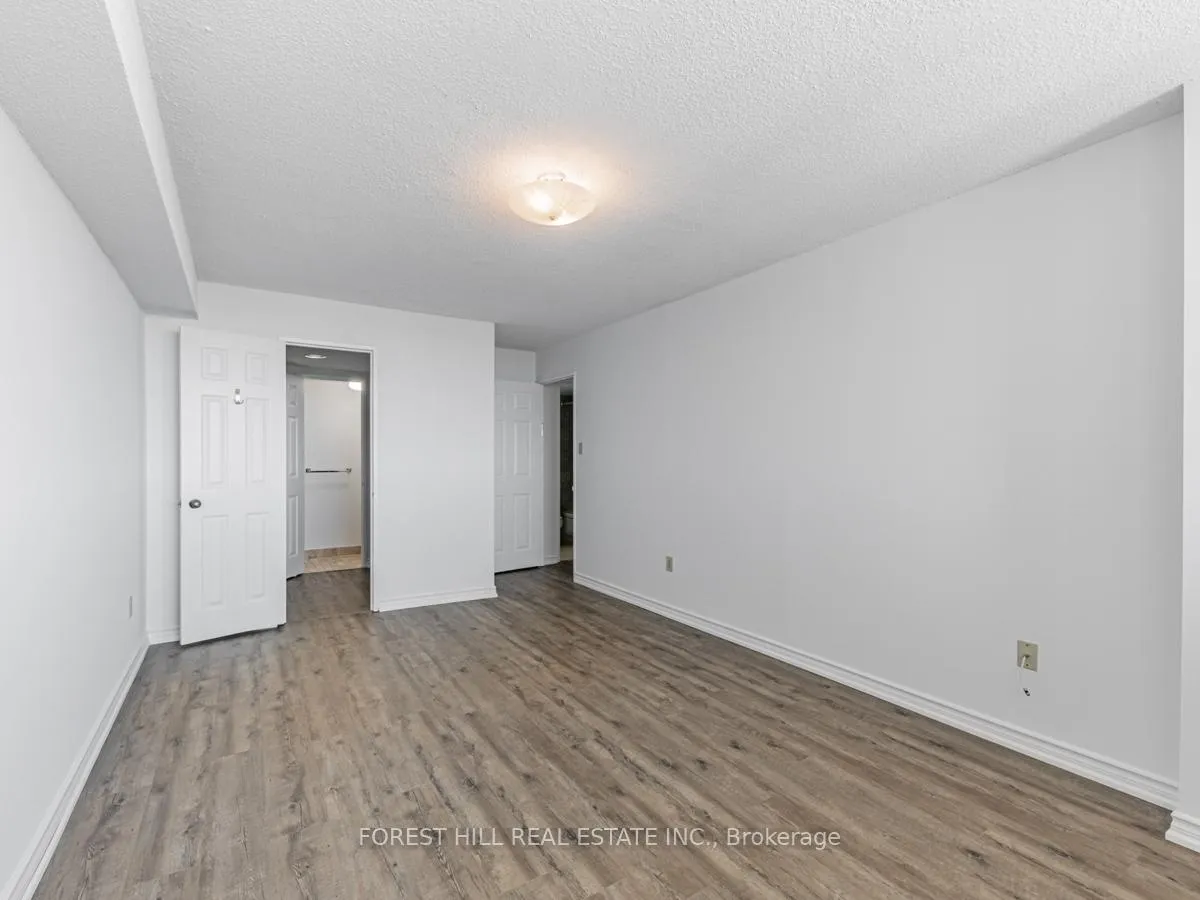 Photo 21 of Unit 1607, 3000 Bathurst Street, Toronto, Englemount-Lawrence — HOMEH