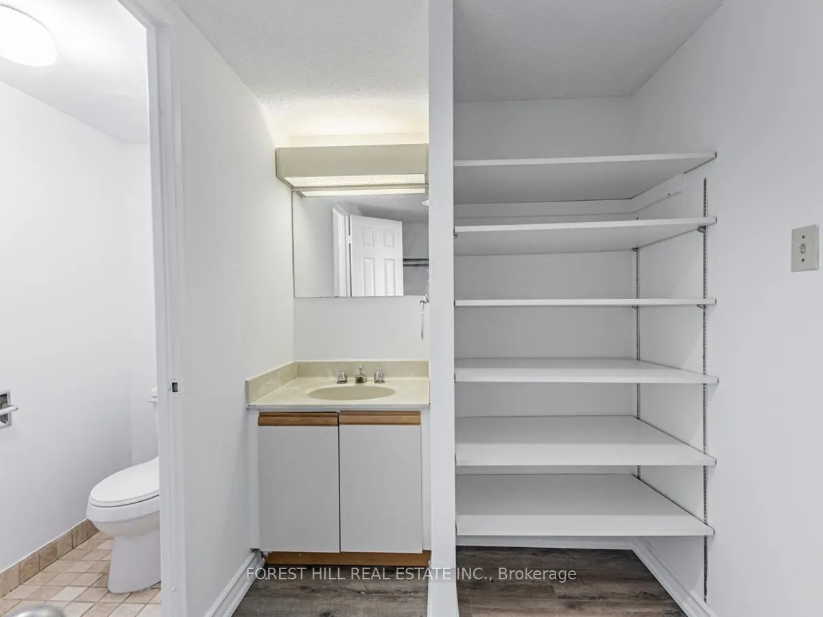 Photo 23 of Unit 1607, 3000 Bathurst Street, Toronto, Englemount-Lawrence — HOMEH