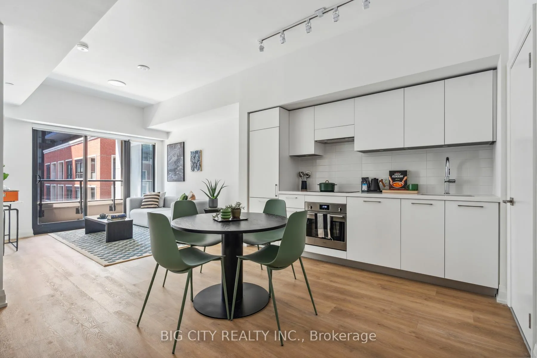 Front of Unit 405, 36 Brentcliffe Road