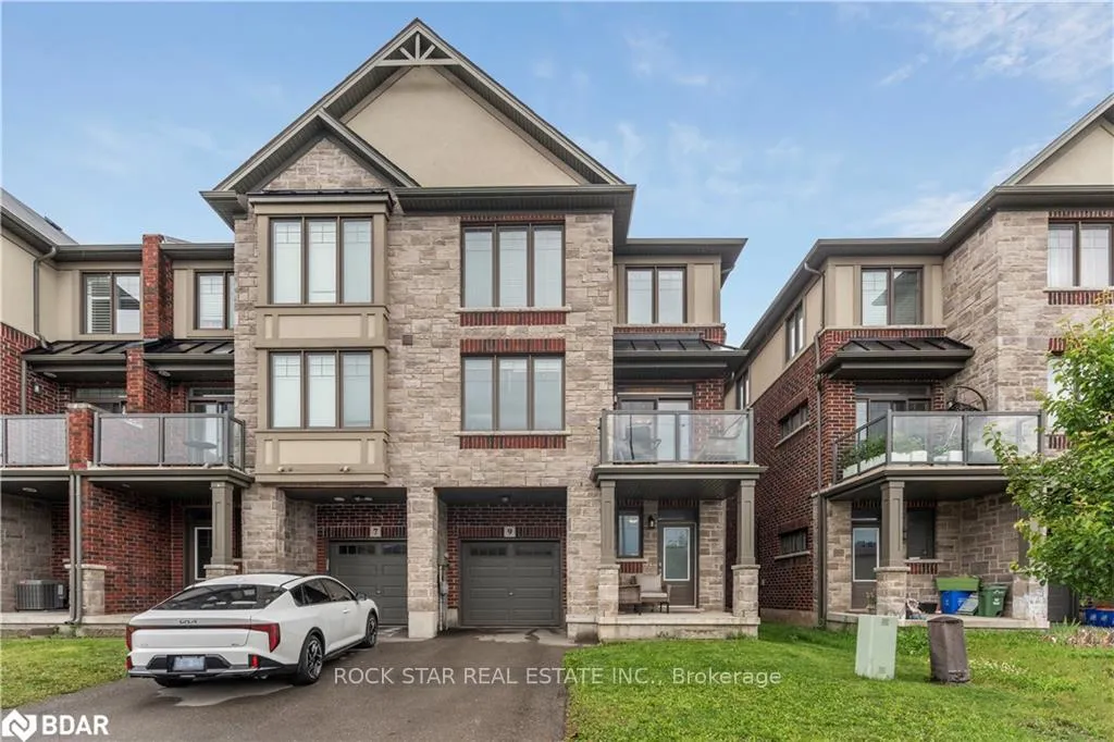 Photo 1 of 9 Dodman Crescent, Hamilton, Ancaster — HOMEH