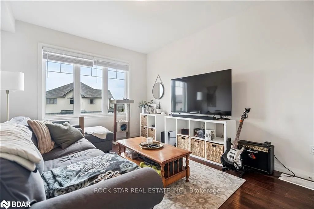 Photo 6 of 9 Dodman Crescent, Hamilton, Ancaster — HOMEH