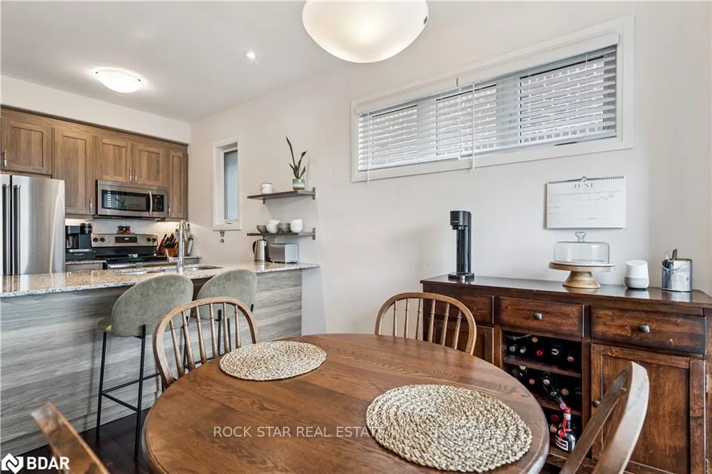 Photo 9 of 9 Dodman Crescent, Hamilton, Ancaster — HOMEH