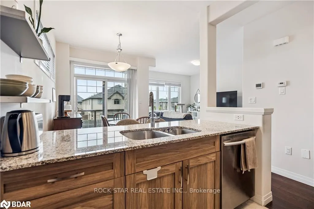 Photo 14 of 9 Dodman Crescent, Hamilton, Ancaster — HOMEH