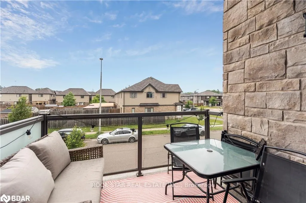 Photo 15 of 9 Dodman Crescent, Hamilton, Ancaster — HOMEH