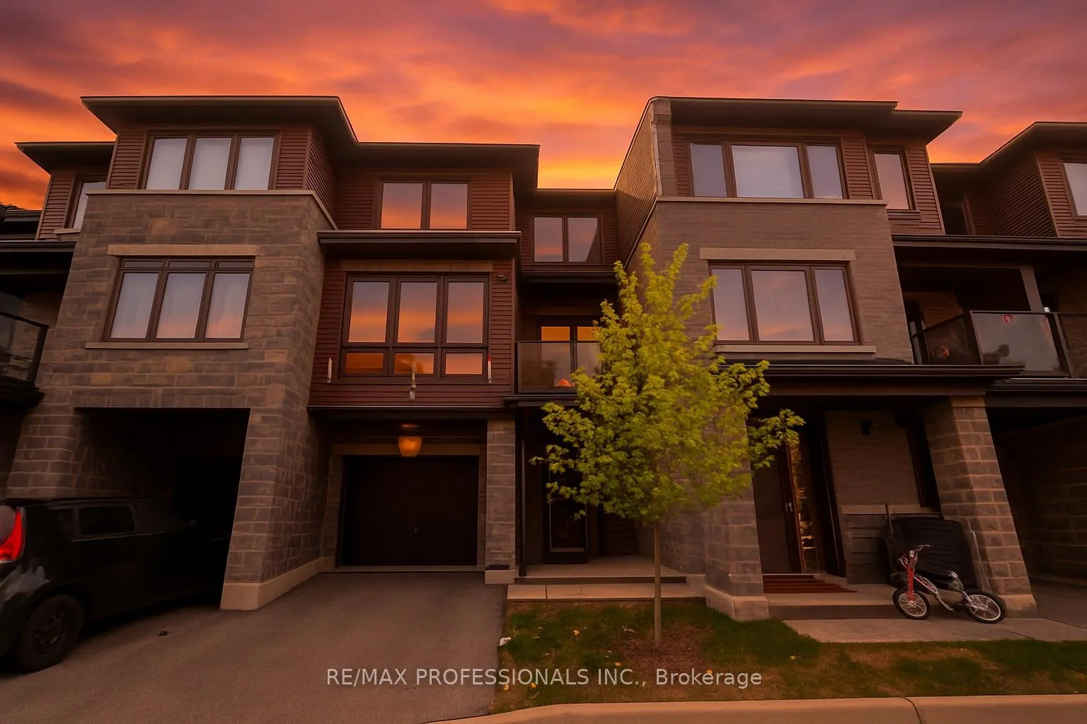 Photo 1 of Unit 120, 30 Times Square Boulevard, Hamilton, Stoney Creek — HOMEH
