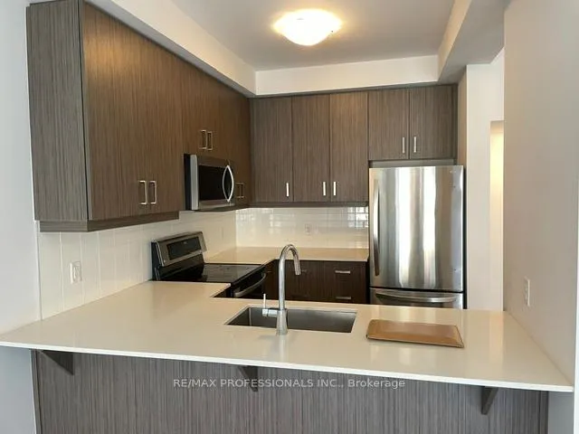 Photo 3 of Unit 120, 30 Times Square Boulevard, Hamilton, Stoney Creek — HOMEH