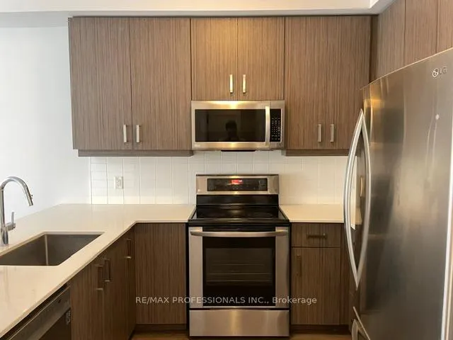 Photo 4 of Unit 120, 30 Times Square Boulevard, Hamilton, Stoney Creek — HOMEH