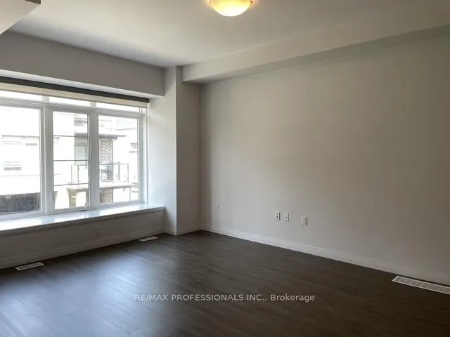 Photo 6 of Unit 120, 30 Times Square Boulevard, Hamilton, Stoney Creek — HOMEH
