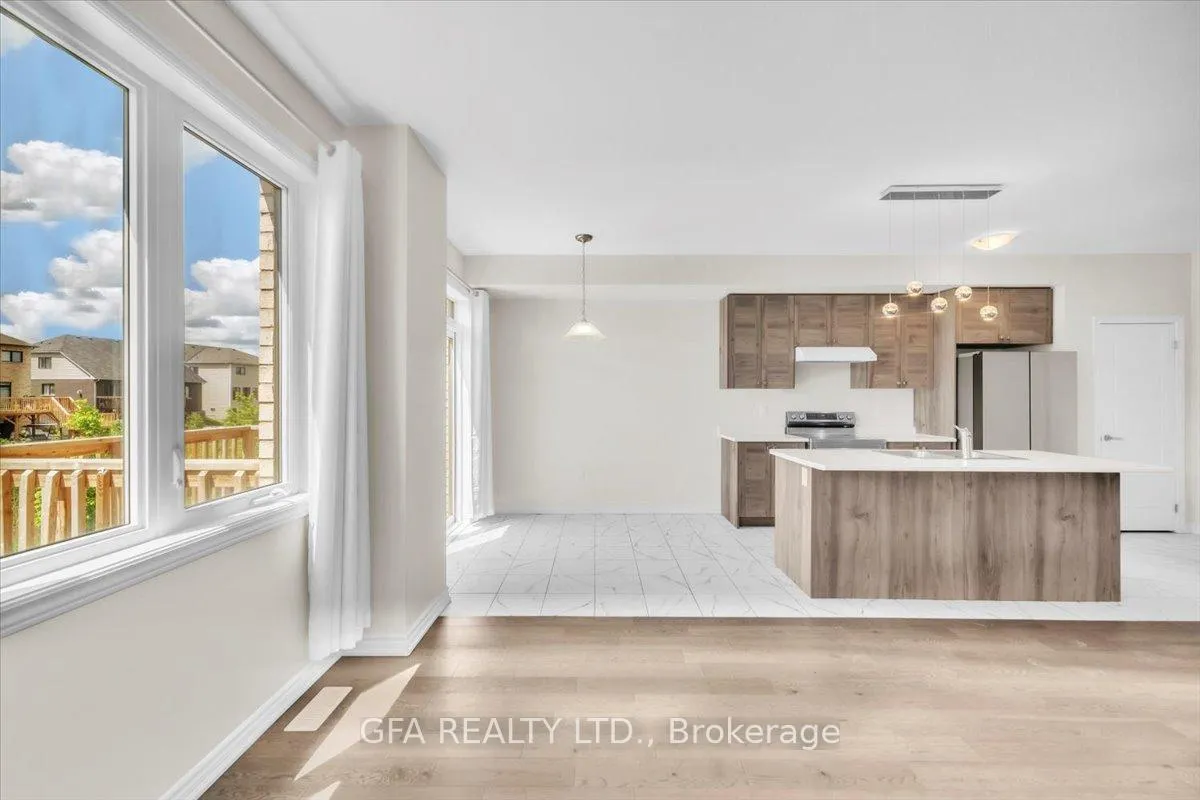 Photo 5 of 325 Vanilla Trail, Thorold, Rolling Meadows — HOMEH