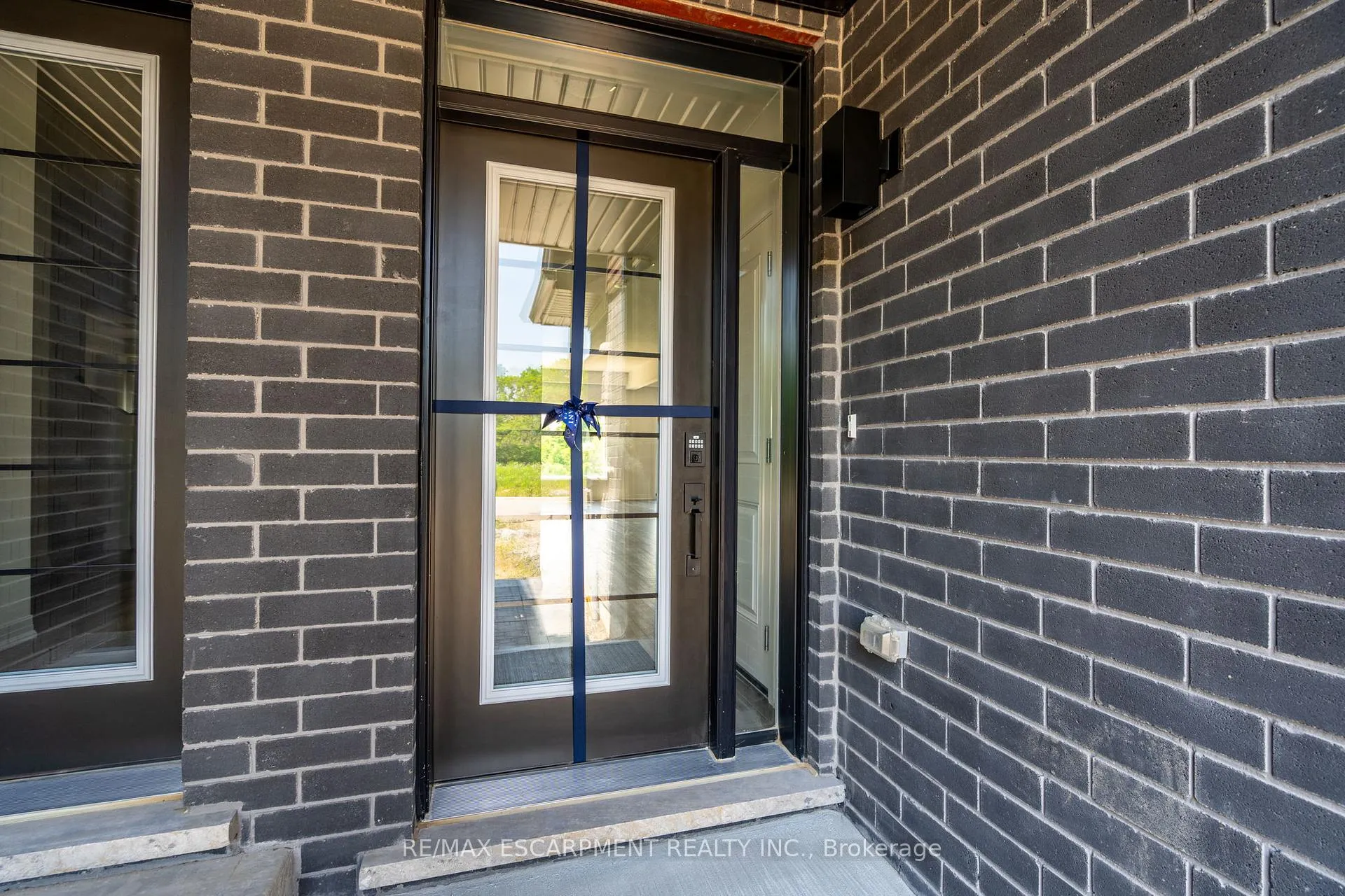 Photo 4 of 56 Gort Avenue, Brant, Paris — HOMEH