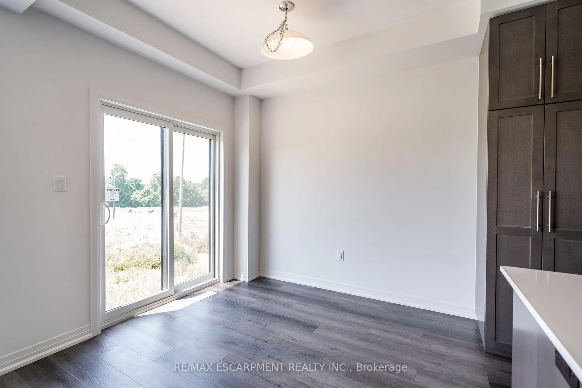 Photo 10 of 56 Gort Avenue, Brant, Paris — HOMEH