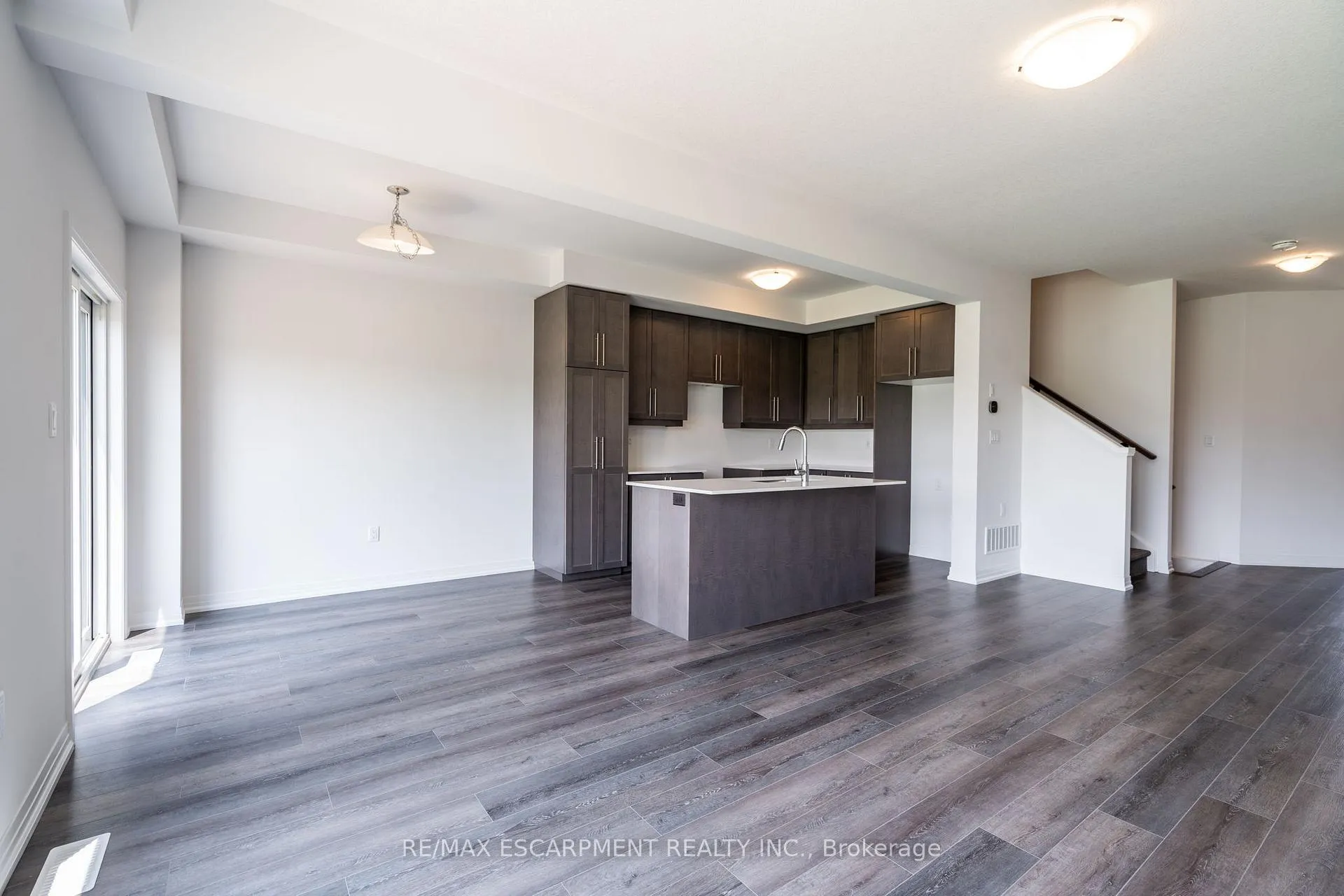 Photo 11 of 56 Gort Avenue, Brant, Paris — HOMEH