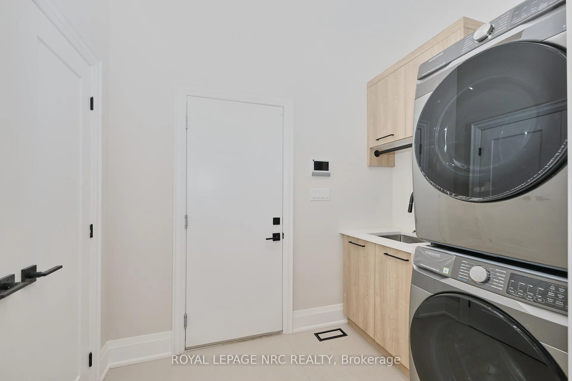 Photo 11 of 12 Accursi Crescent, Pelham, Fonthill — HOMEH