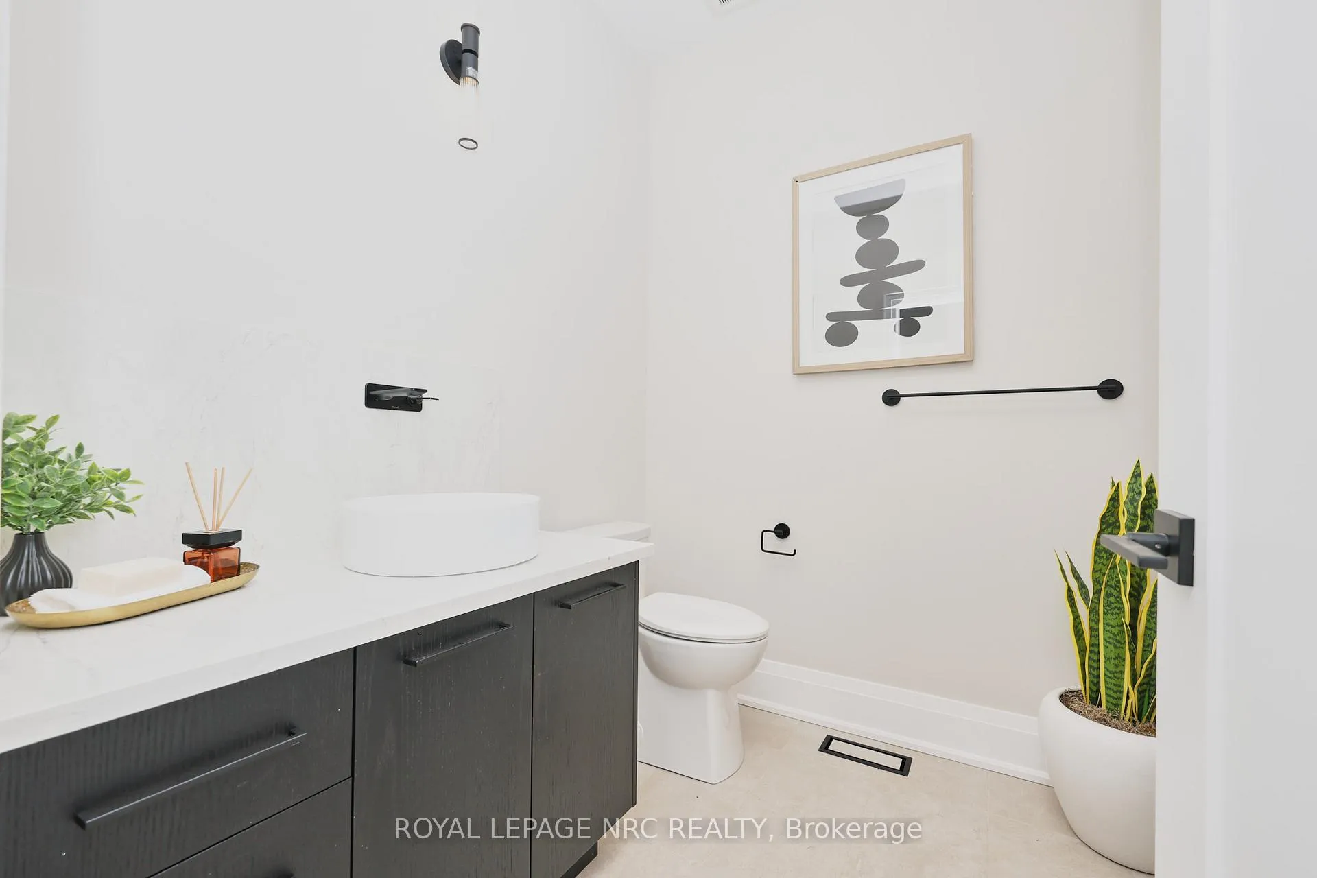 Photo 19 of 12 Accursi Crescent, Pelham, Fonthill — HOMEH