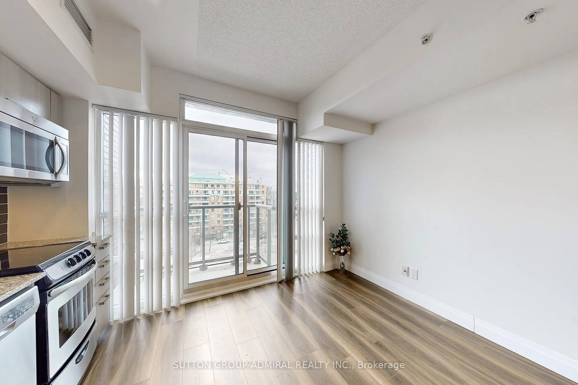 Photo 12 of Unit 840, 68 Abell Street, Toronto, Little Portugal — HOMEH