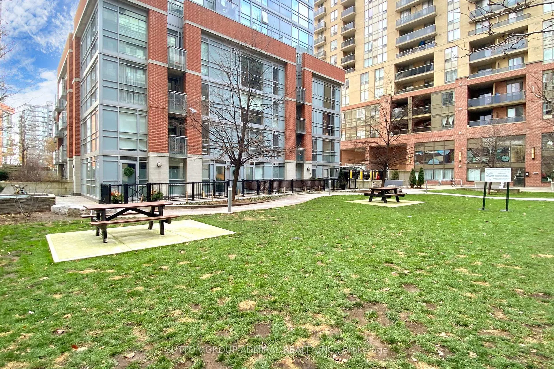 Photo 37 of Unit 840, 68 Abell Street, Toronto, Little Portugal — HOMEH