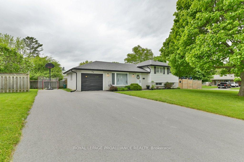Photo 2 of 62 Village Drive, Belleville, Belleville Ward — HOMEH