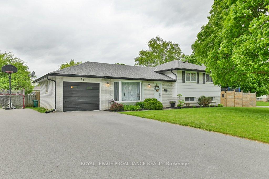 Photo 3 of 62 Village Drive, Belleville, Belleville Ward — HOMEH