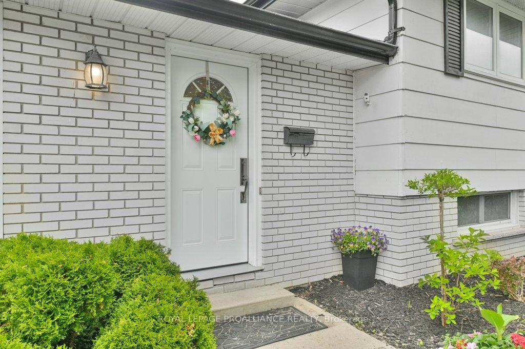 Photo 6 of 62 Village Drive, Belleville, Belleville Ward — HOMEH