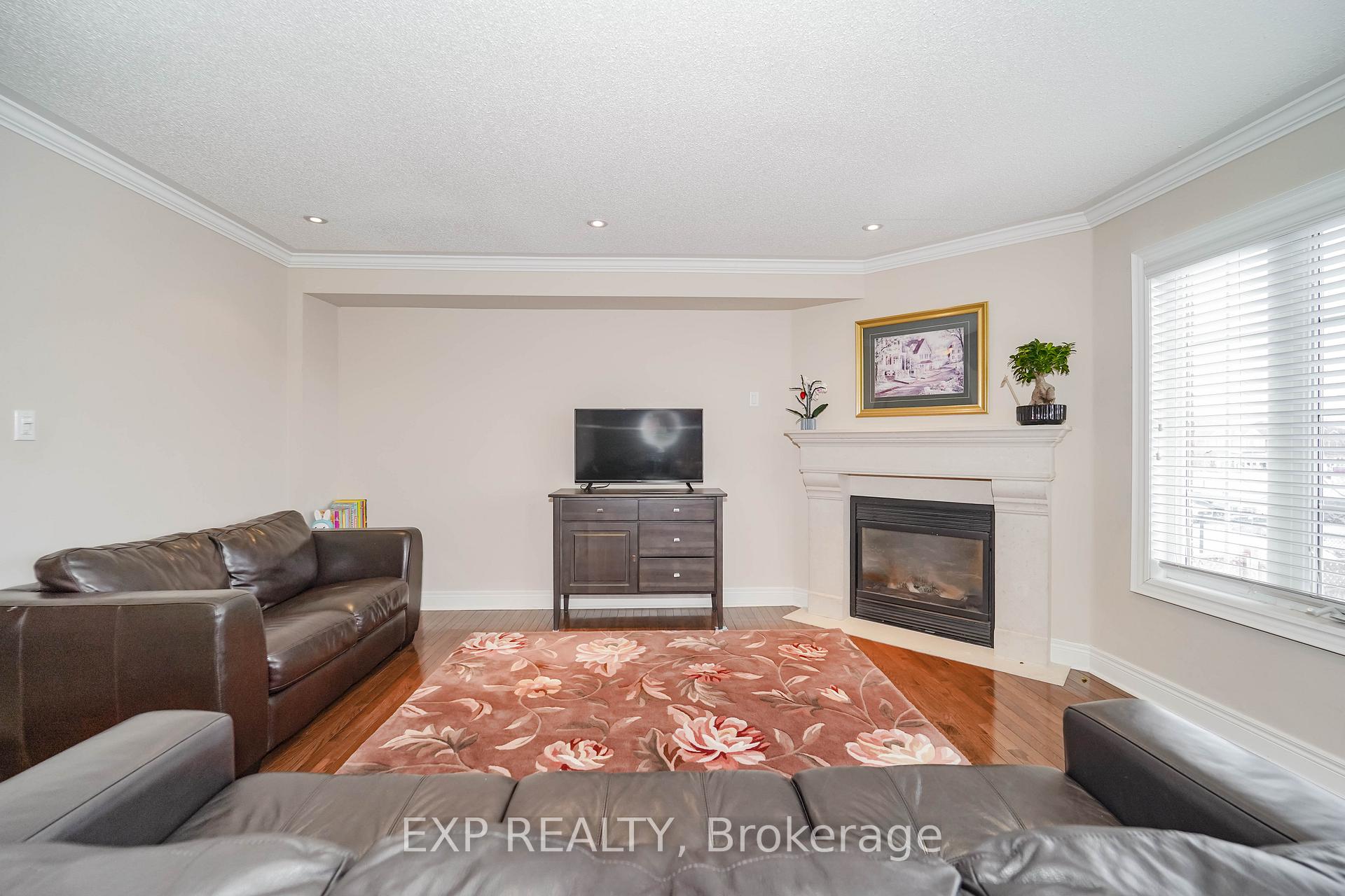 Photo 4 of 8 Bellinger Drive, Ajax, Northwest Ajax — HOMEH