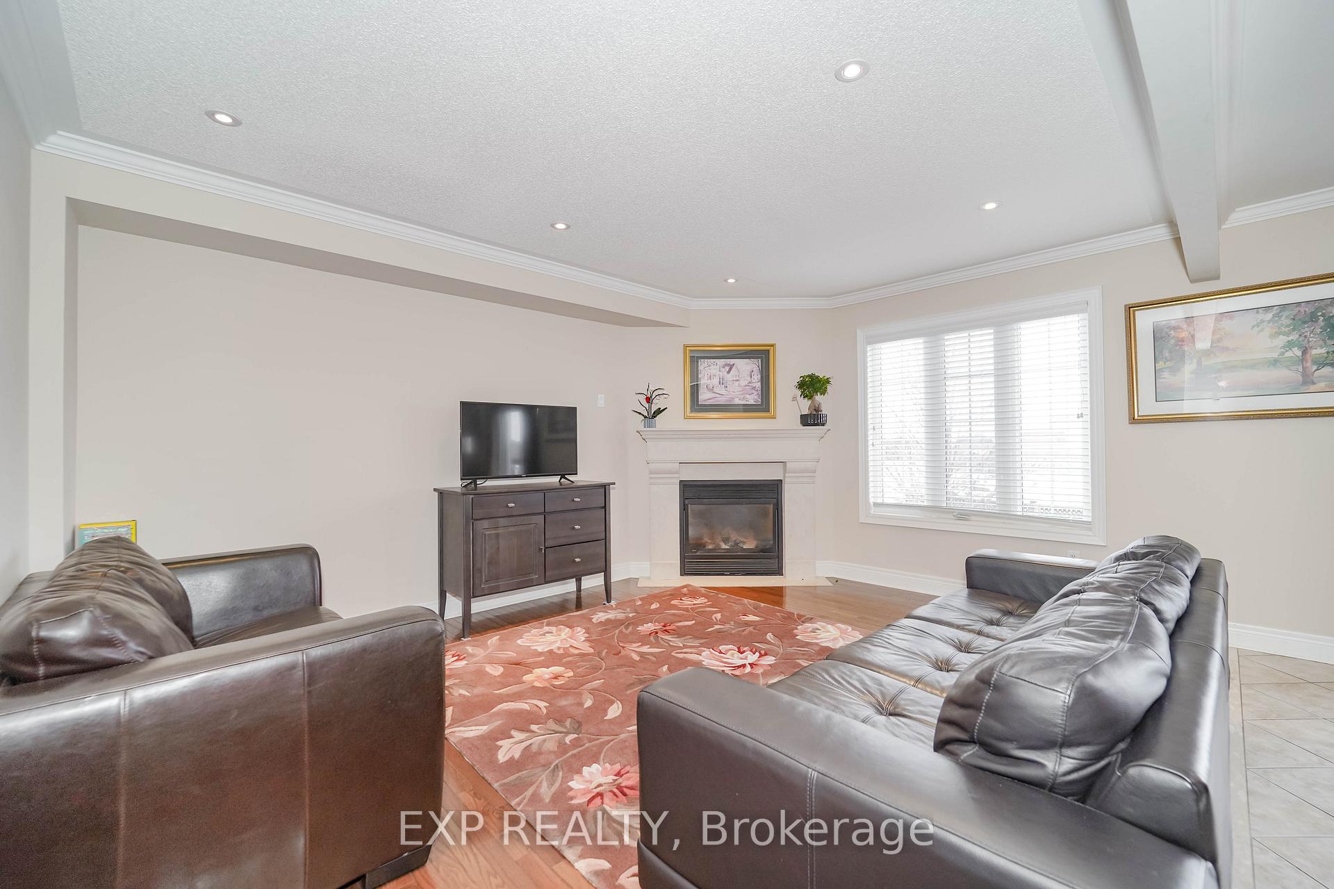 Photo 5 of 8 Bellinger Drive, Ajax, Northwest Ajax — HOMEH