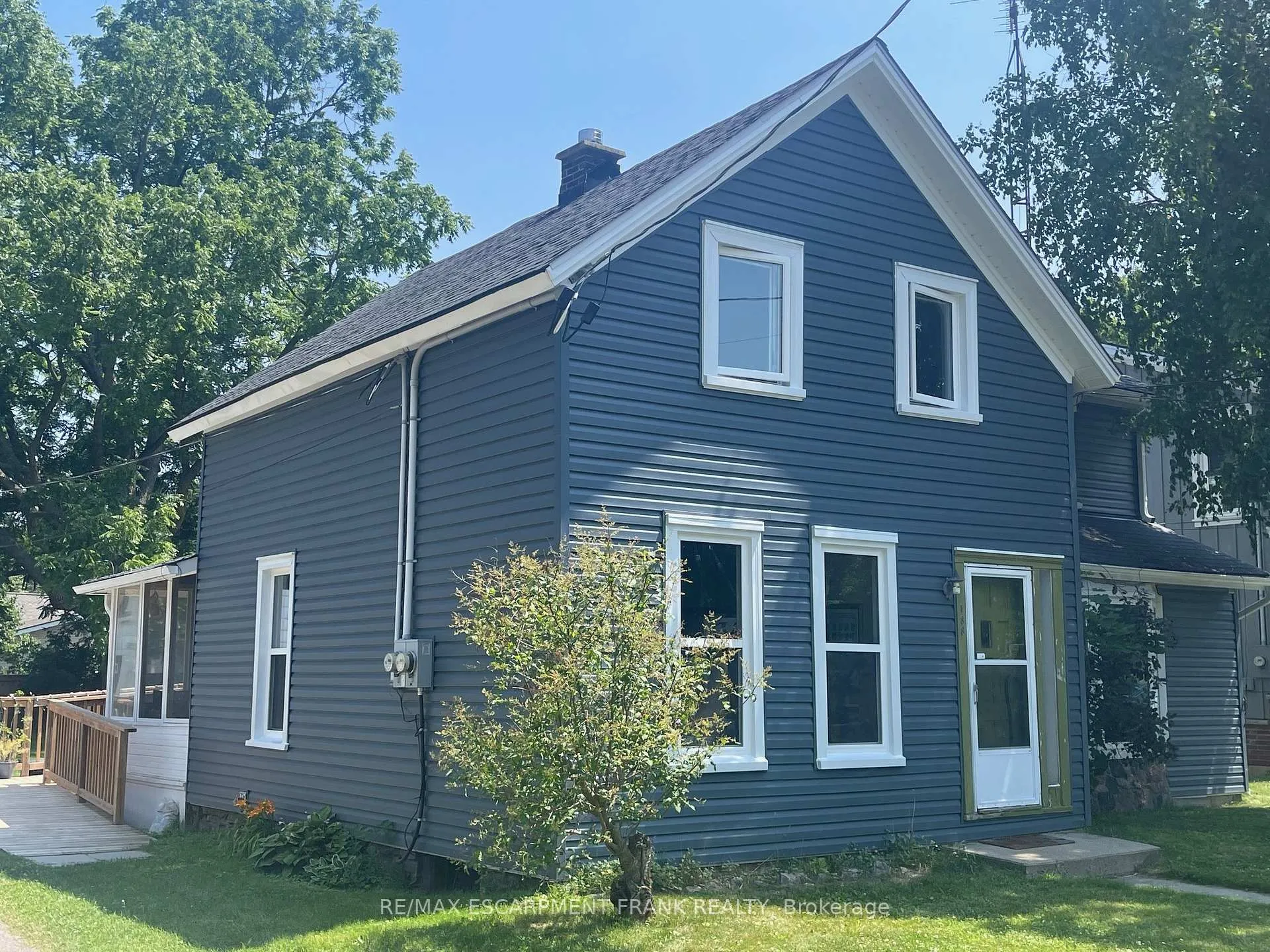 Photo 2 of Unit 2, 188 Mill Street, Hamilton, Waterdown — HOMEH