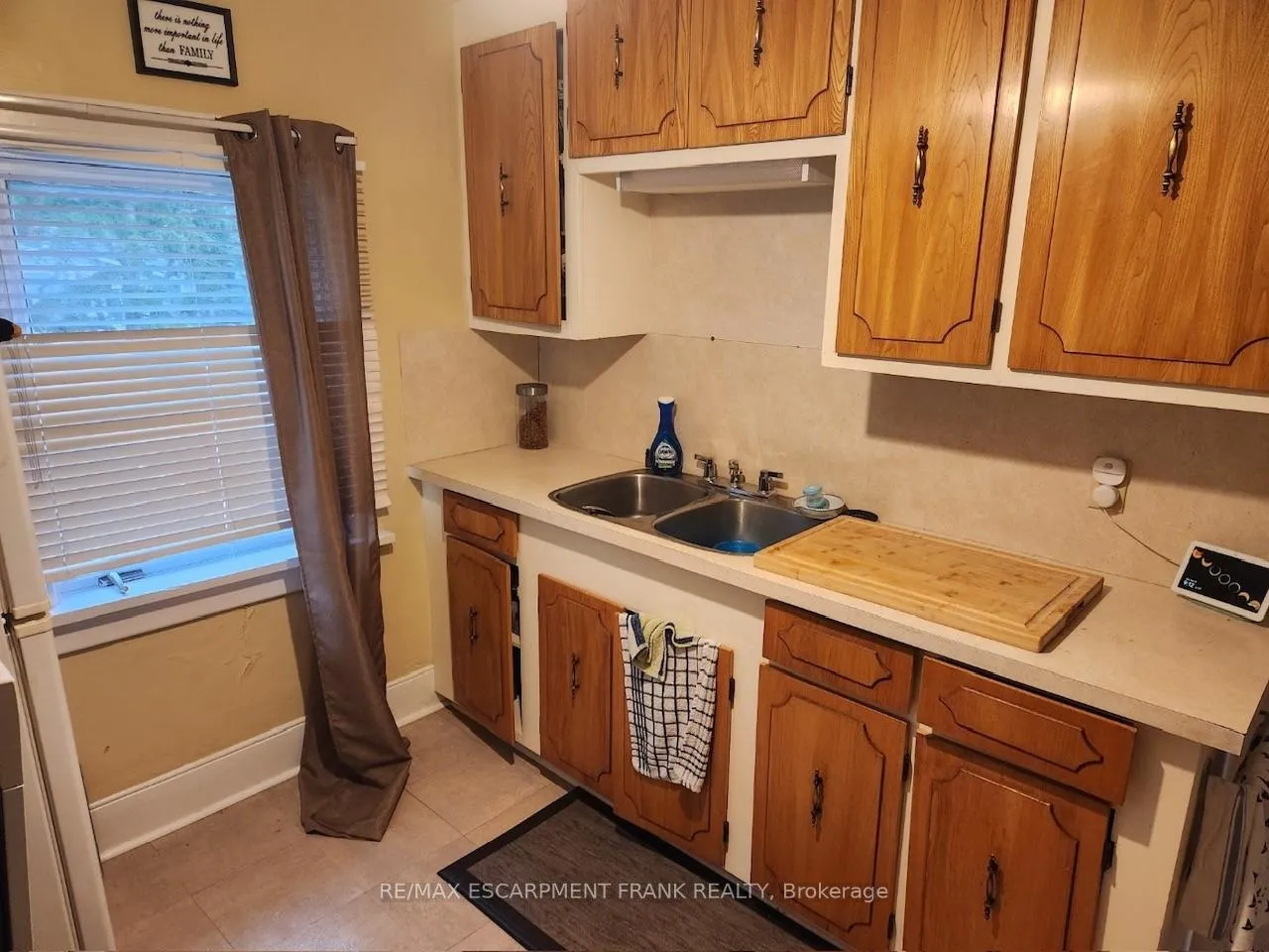 Photo 6 of Unit 2, 188 Mill Street, Hamilton, Waterdown — HOMEH