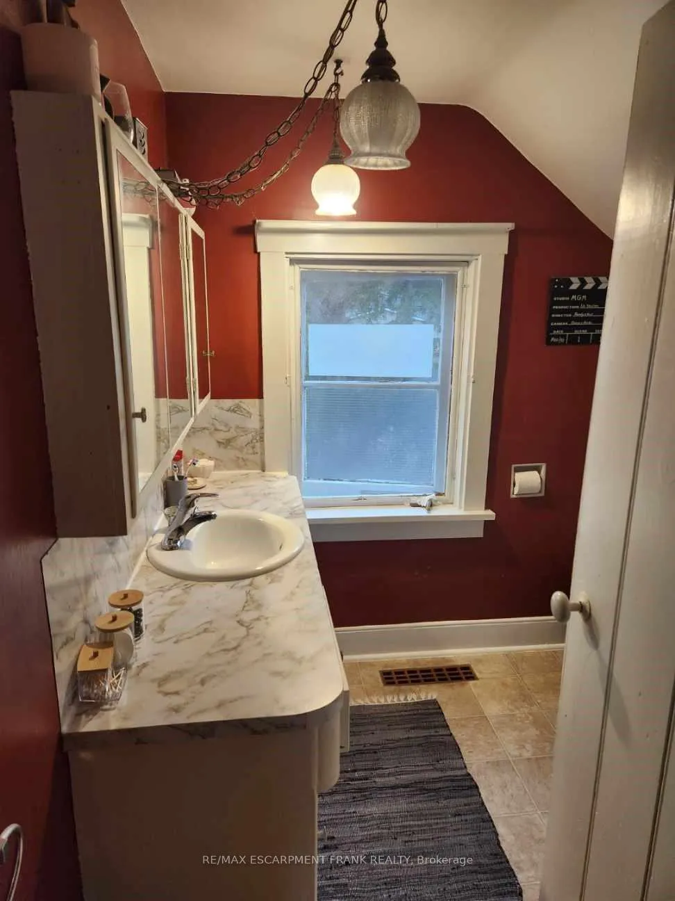 Photo 8 of Unit 2, 188 Mill Street, Hamilton, Waterdown — HOMEH