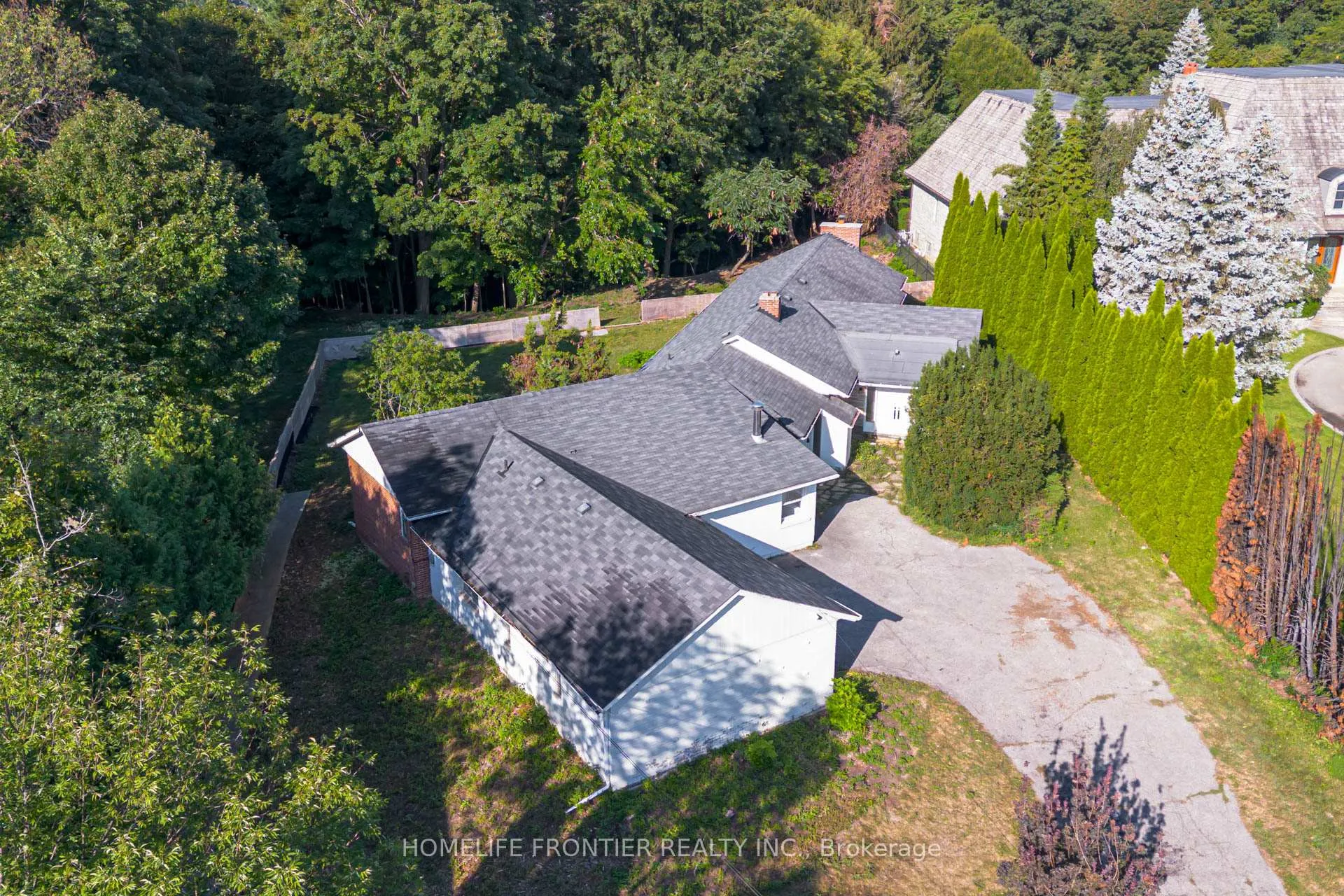 Front of 78 Arjay Crescent