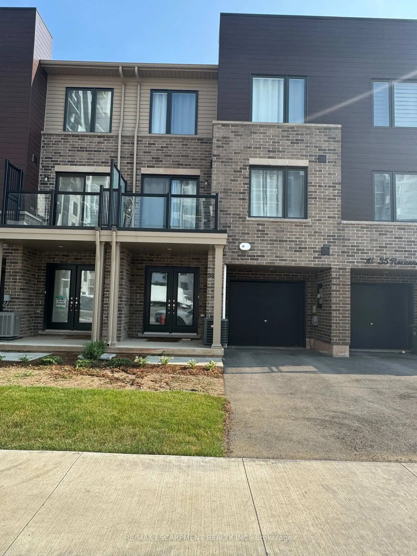 Photo 1 of 33 Roxanne Drive, Hamilton, McQuesten — HOMEH
