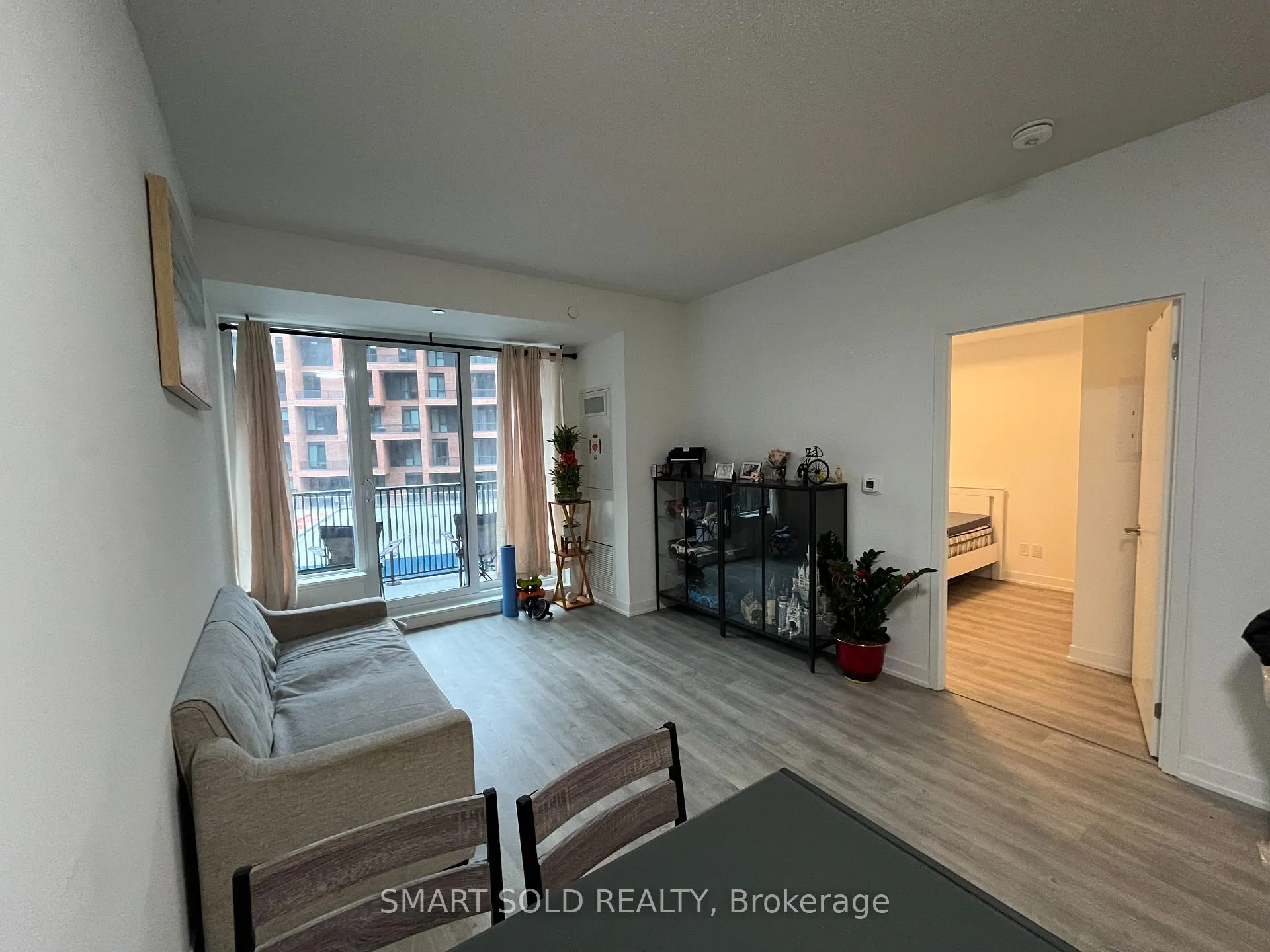 Photo 6 of Unit 504, 38 Simcoe Promenade, Markham, Unionville — HOMEH