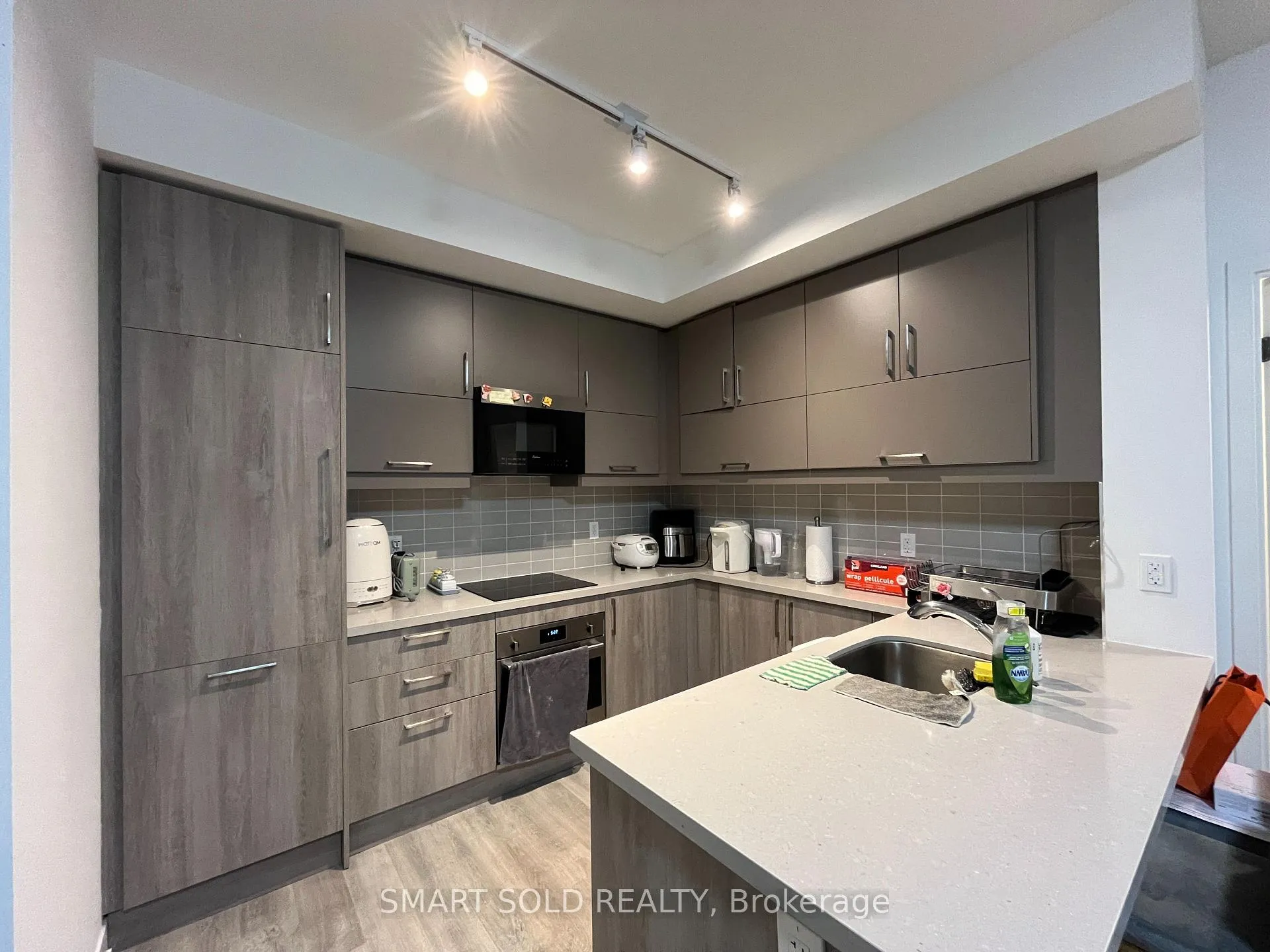 Photo 7 of Unit 504, 38 Simcoe Promenade, Markham, Unionville — HOMEH