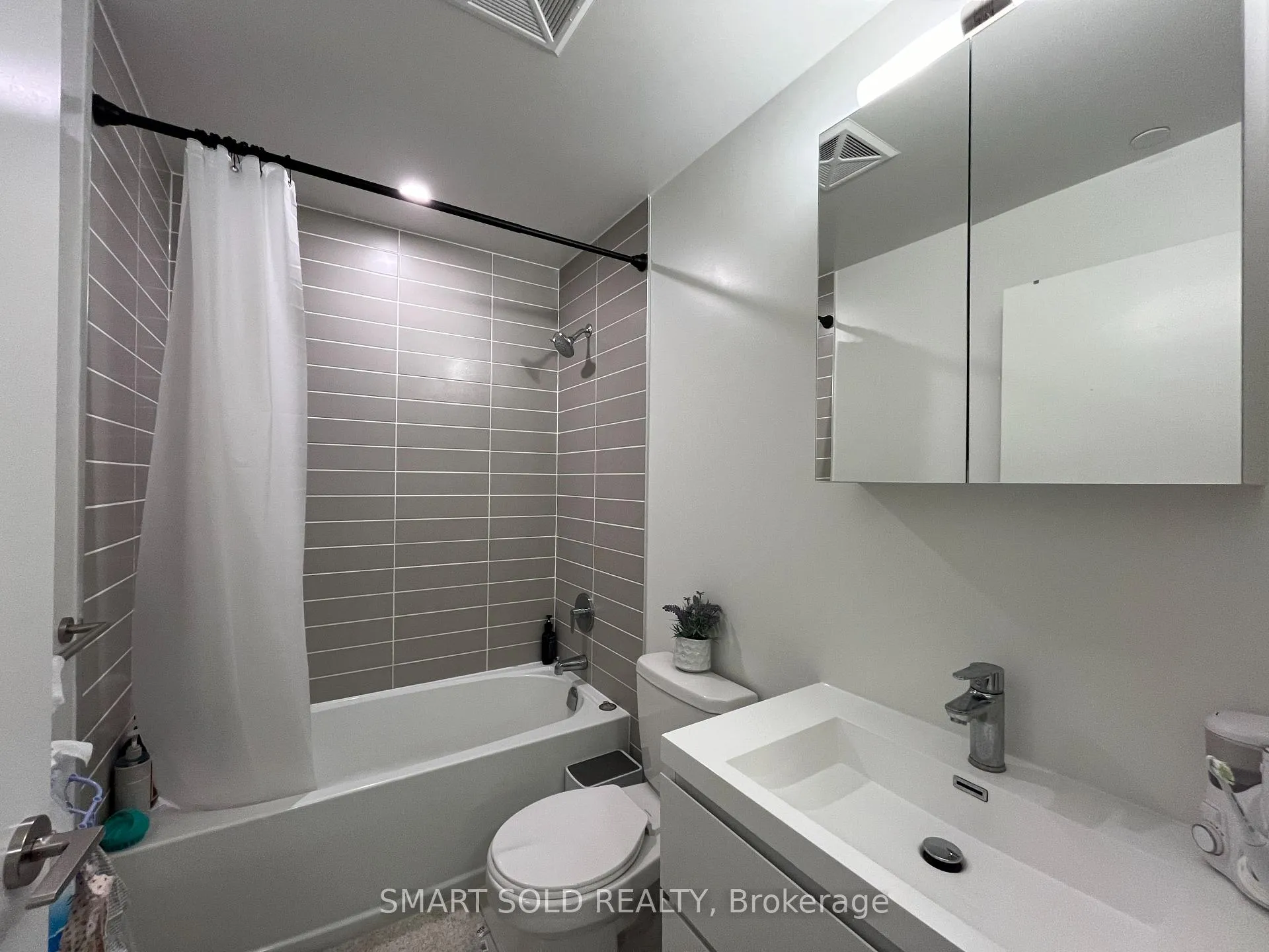 Photo 13 of Unit 504, 38 Simcoe Promenade, Markham, Unionville — HOMEH