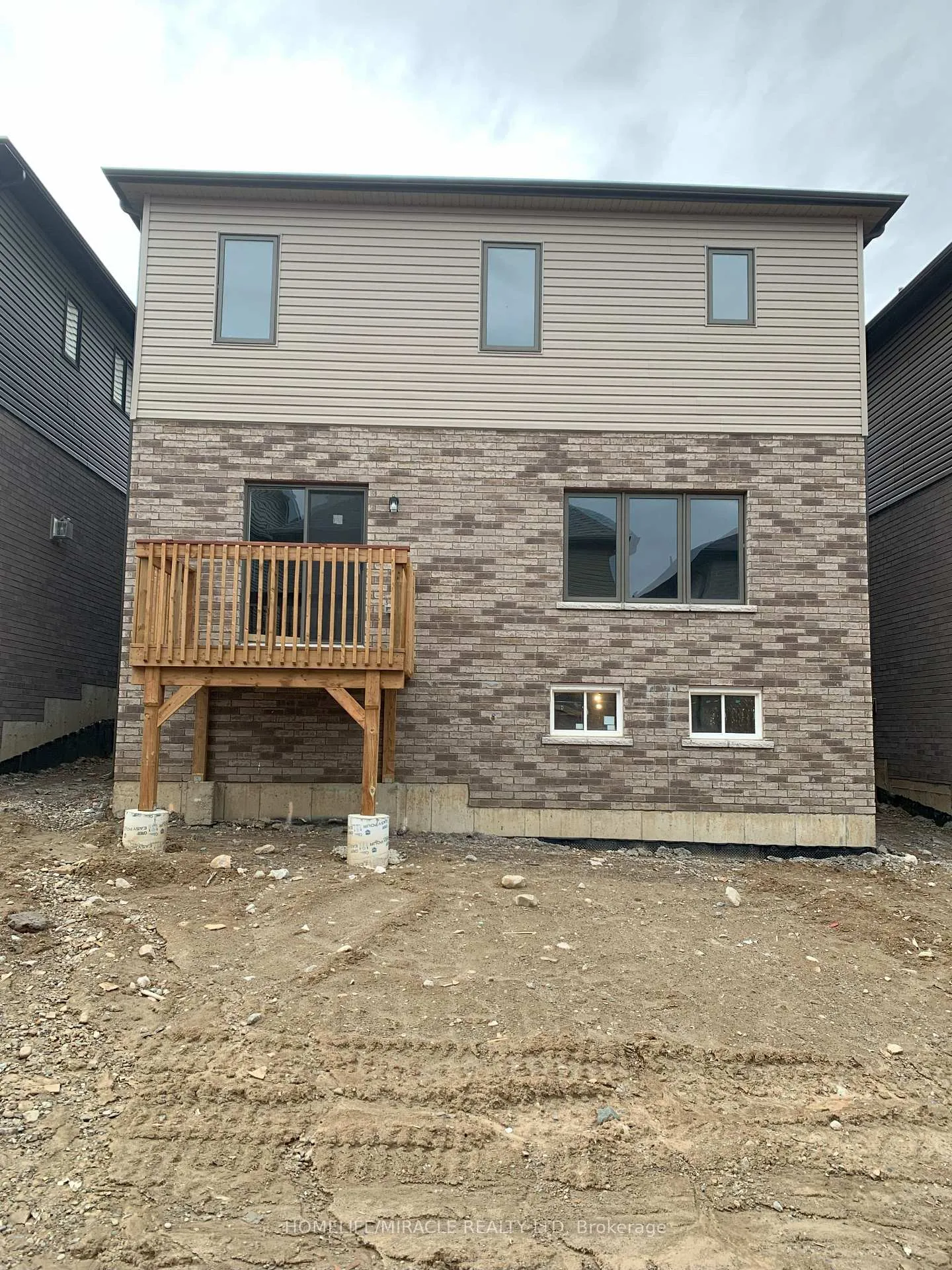 Photo 2 of 272 Pottruff Road, Brant, Paris — HOMEH