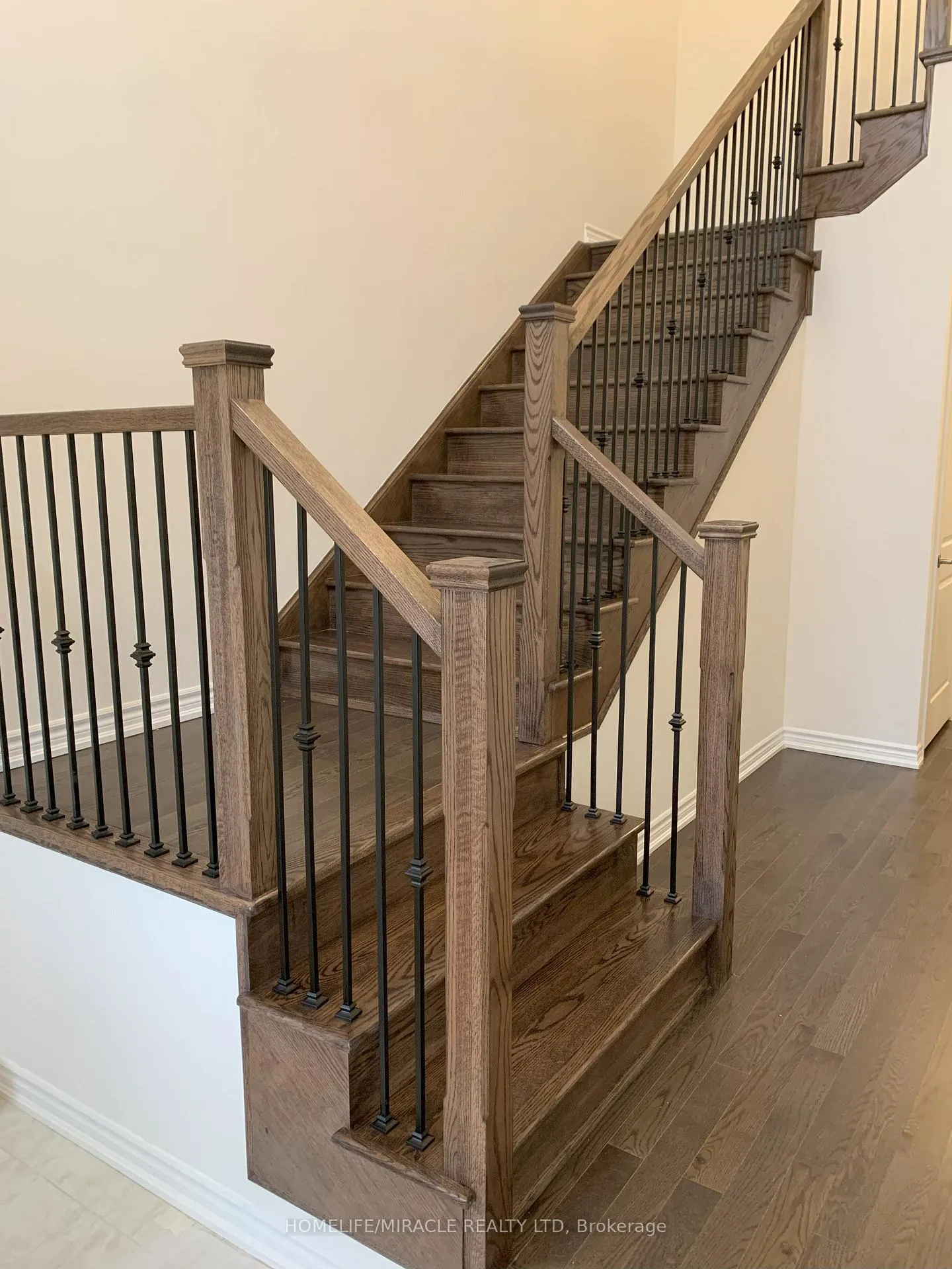 Photo 4 of 272 Pottruff Road, Brant, Paris — HOMEH