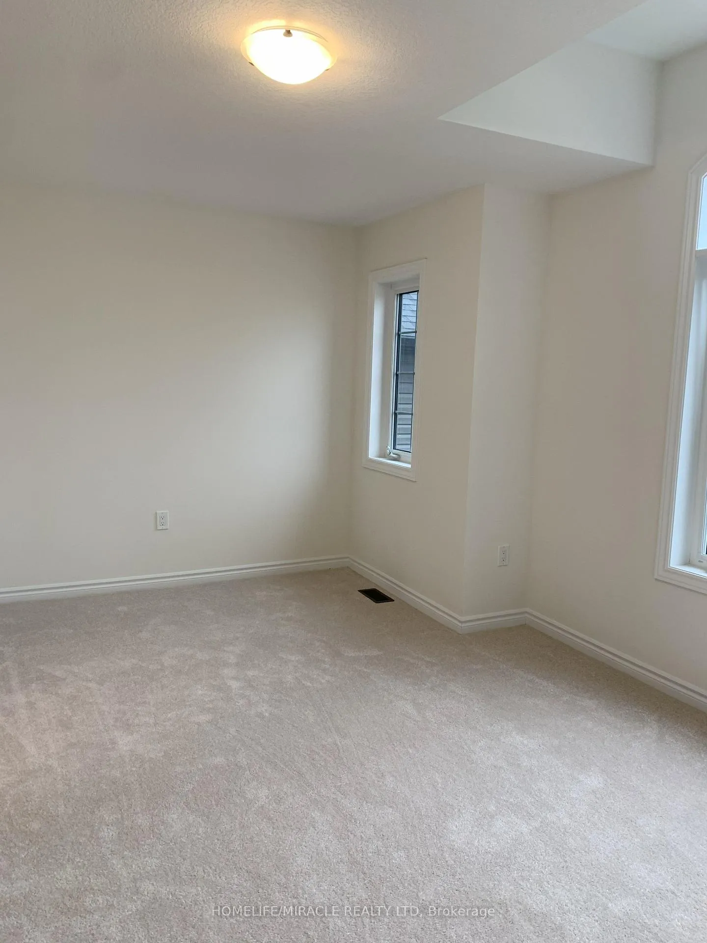 Photo 20 of 272 Pottruff Road, Brant, Paris — HOMEH