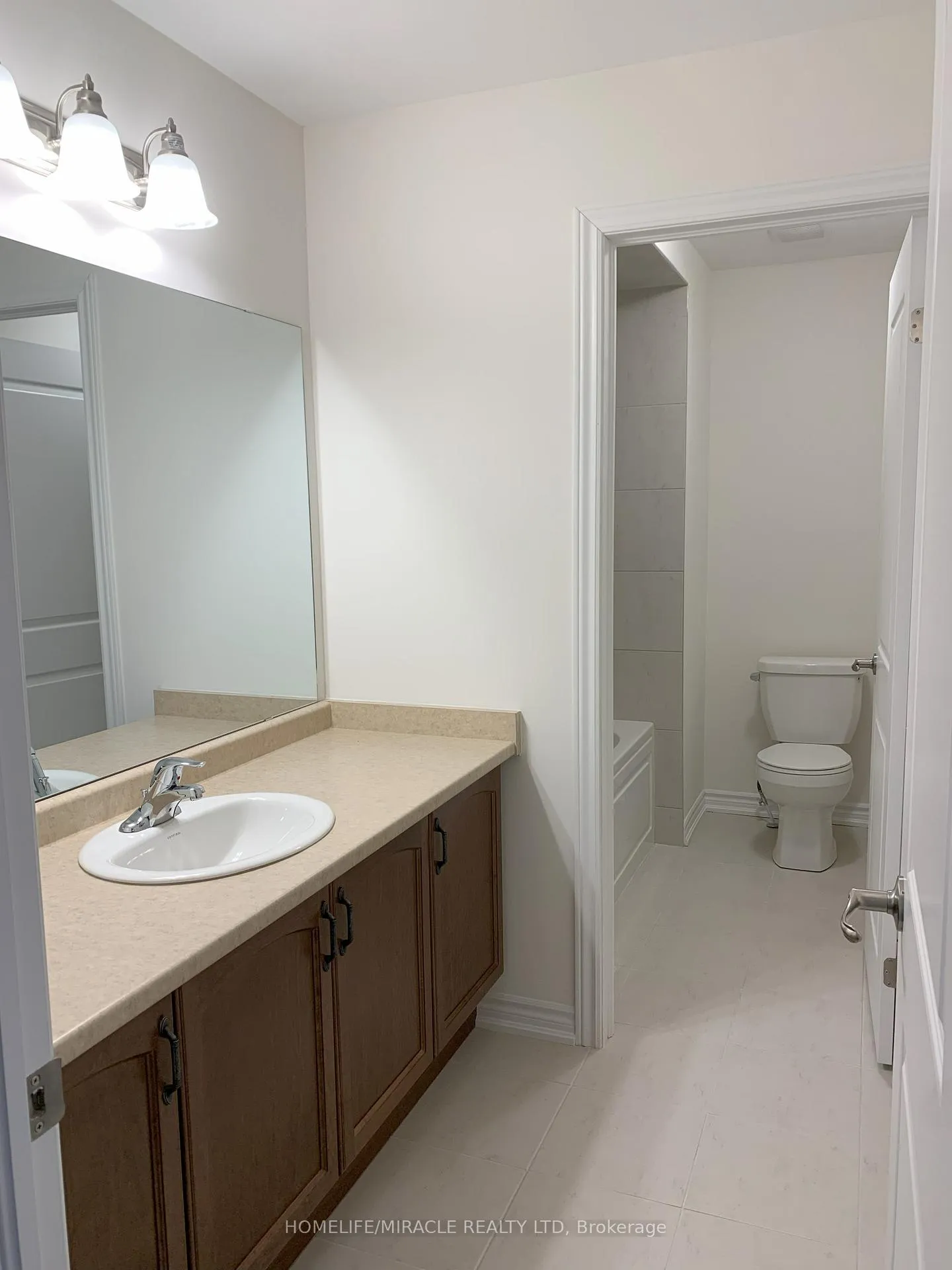 Photo 25 of 272 Pottruff Road, Brant, Paris — HOMEH