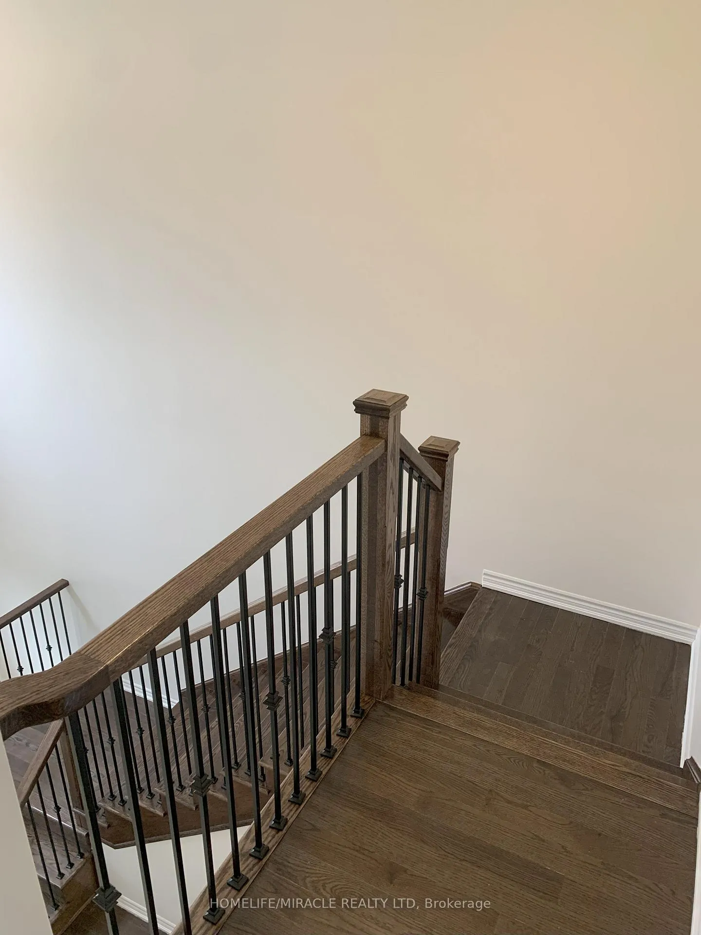 Photo 35 of 272 Pottruff Road, Brant, Paris — HOMEH