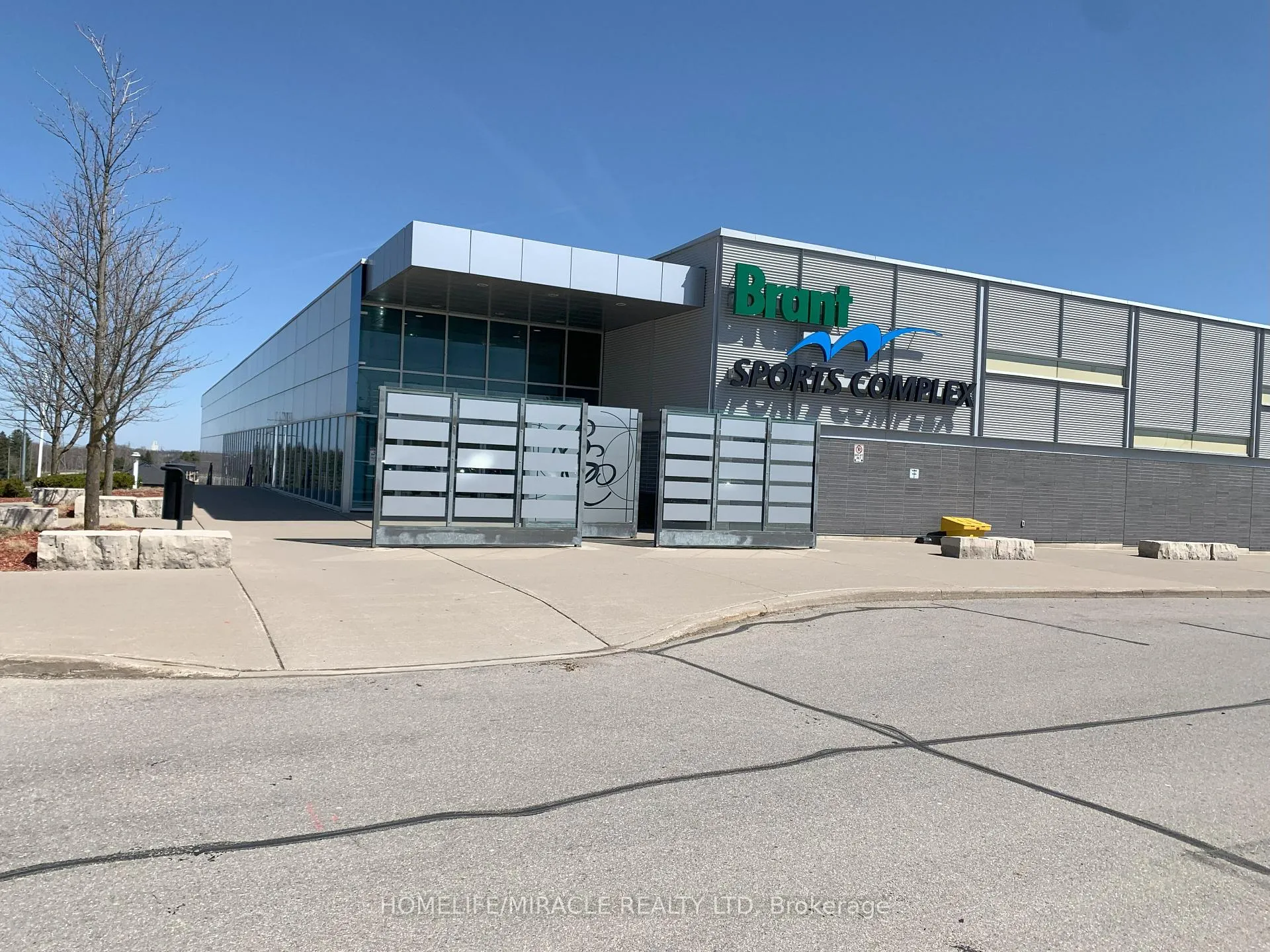 Photo 42 of 272 Pottruff Road, Brant, Paris — HOMEH