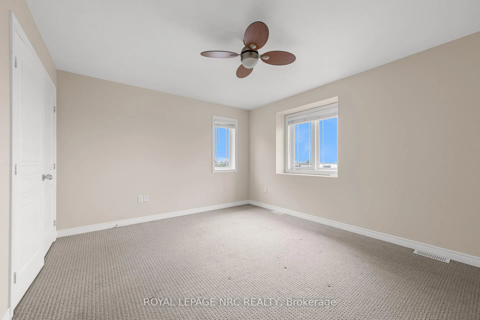 Photo 6 of Unit 22, 8 Hemlock Way, Grimsby, Grimsby West — HOMEH