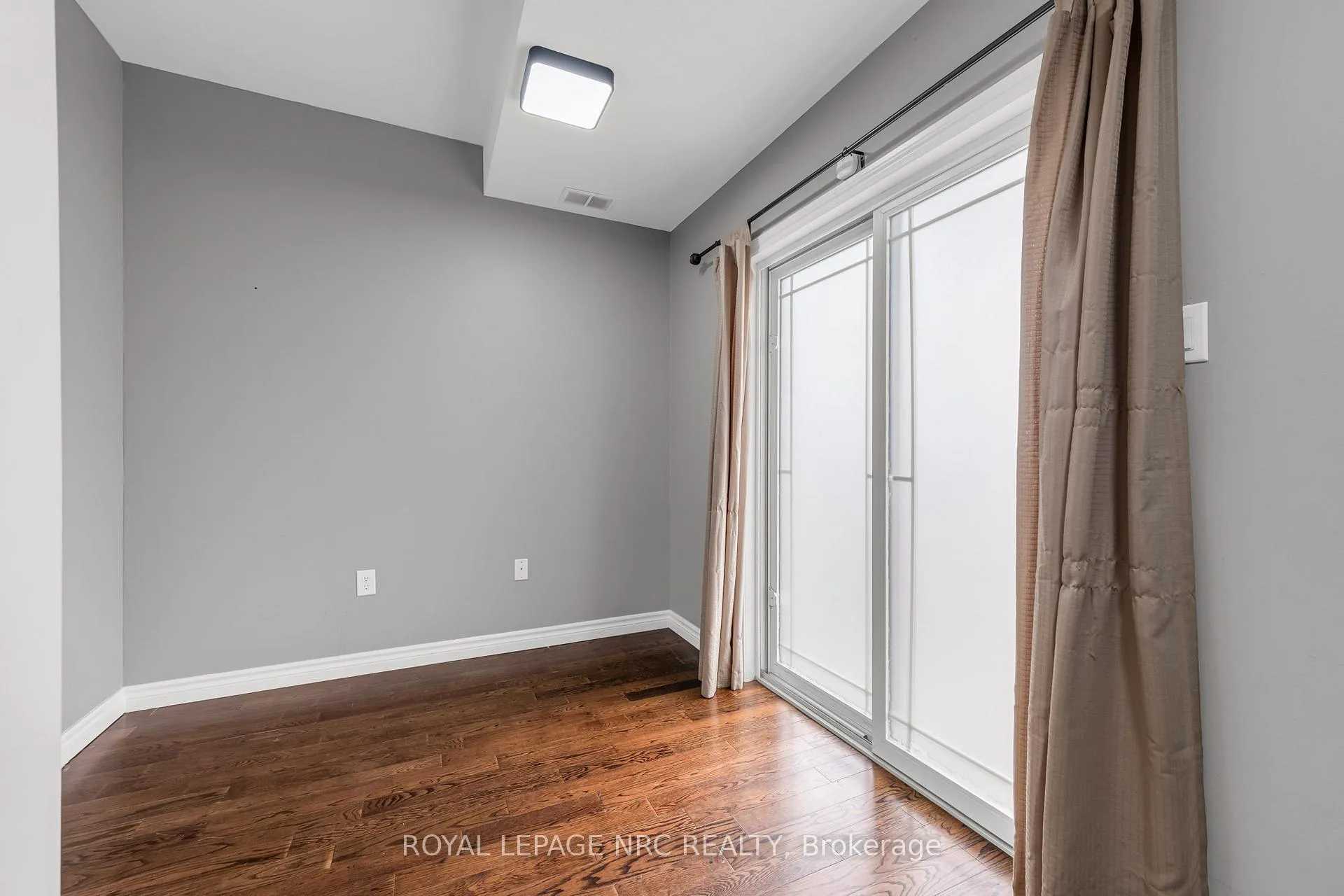 Photo 12 of Unit 22, 8 Hemlock Way, Grimsby, Grimsby West — HOMEH