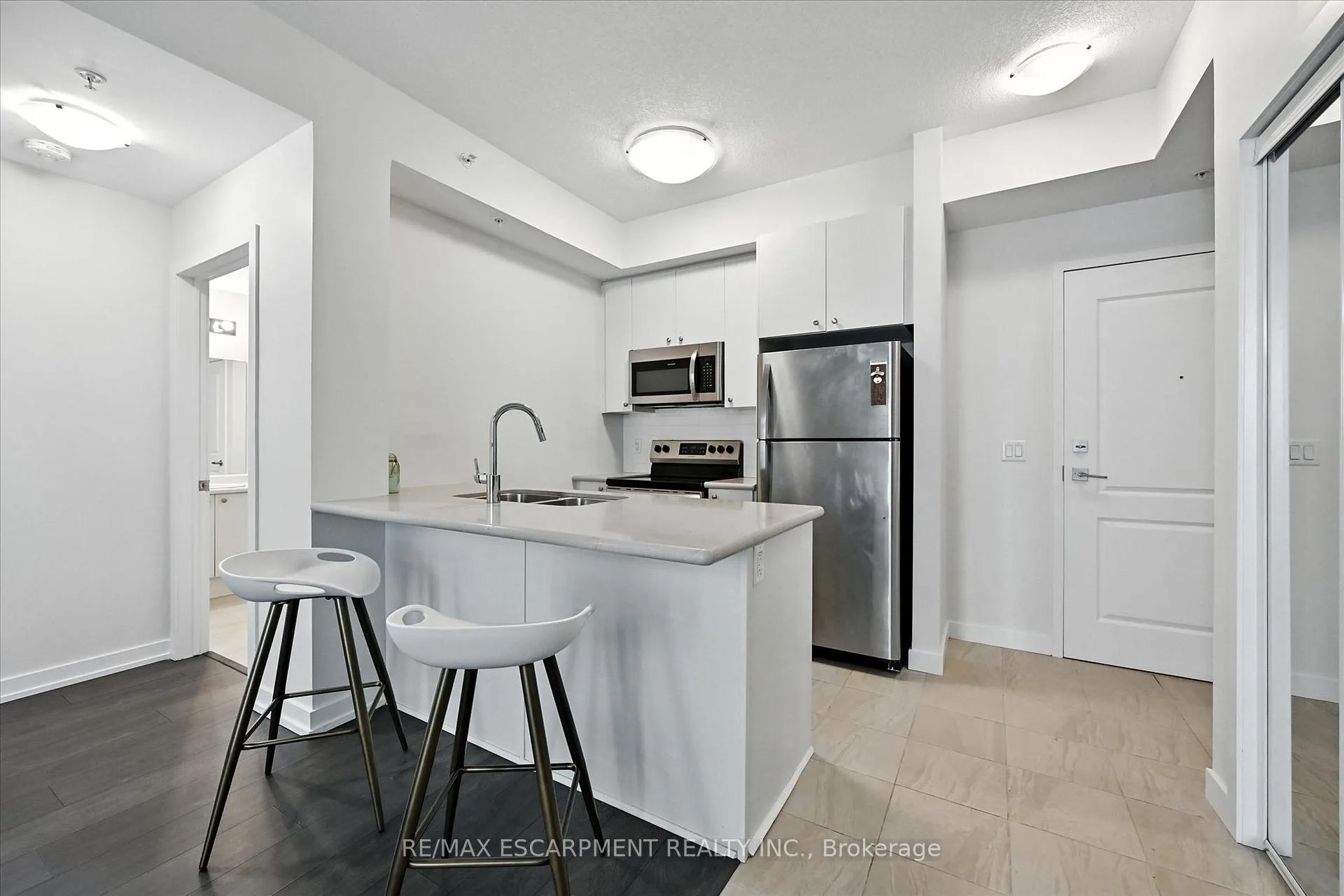 Photo 10 of Unit 604, 81 Robinson Street, Hamilton, Durand — HOMEH