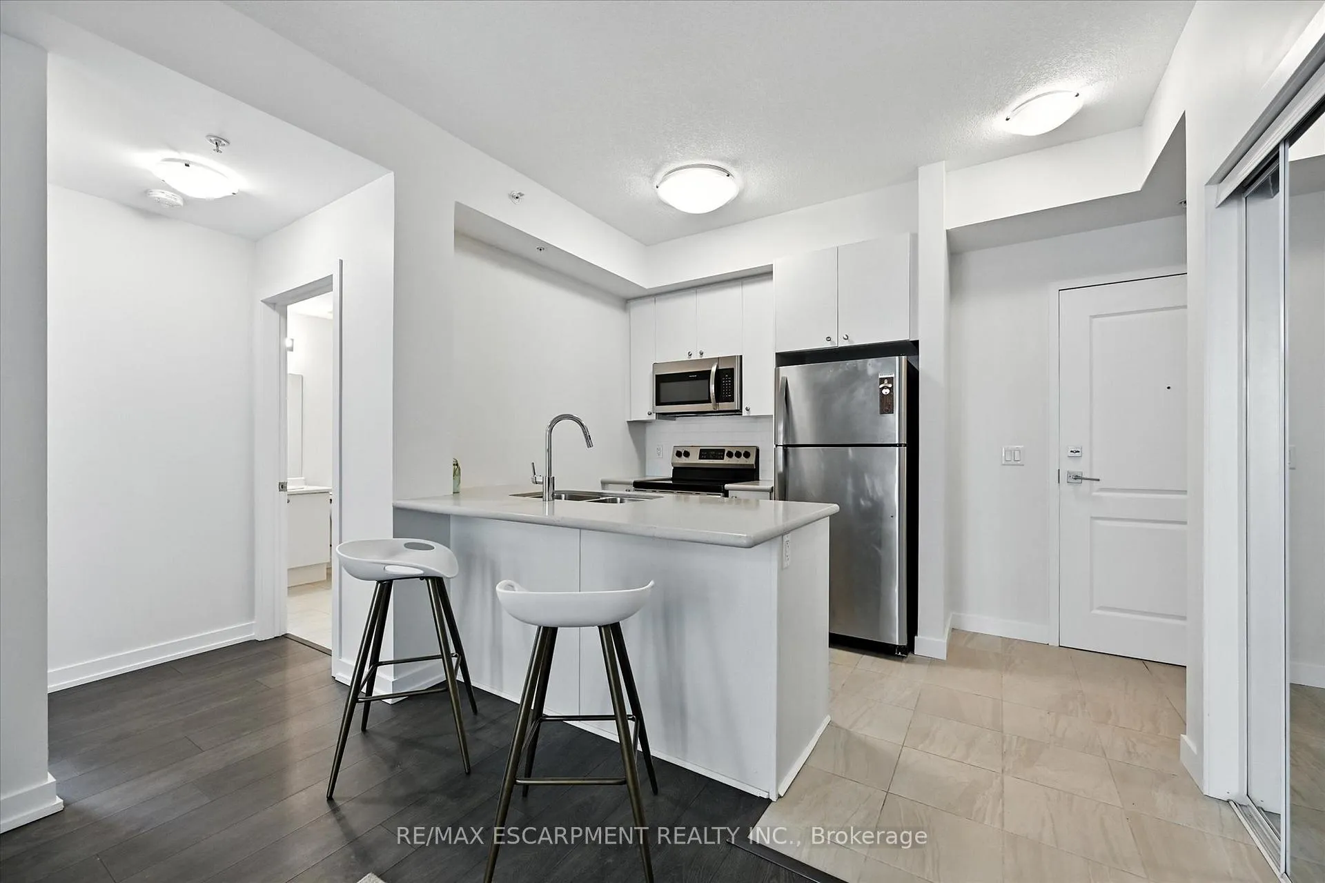 Photo 12 of Unit 604, 81 Robinson Street, Hamilton, Durand — HOMEH