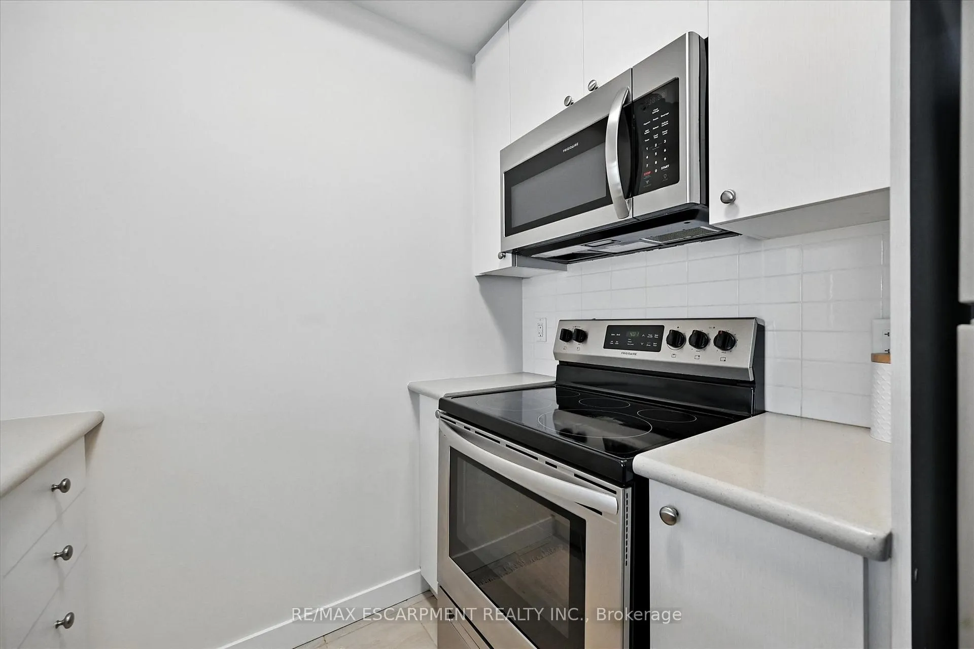 Photo 14 of Unit 604, 81 Robinson Street, Hamilton, Durand — HOMEH